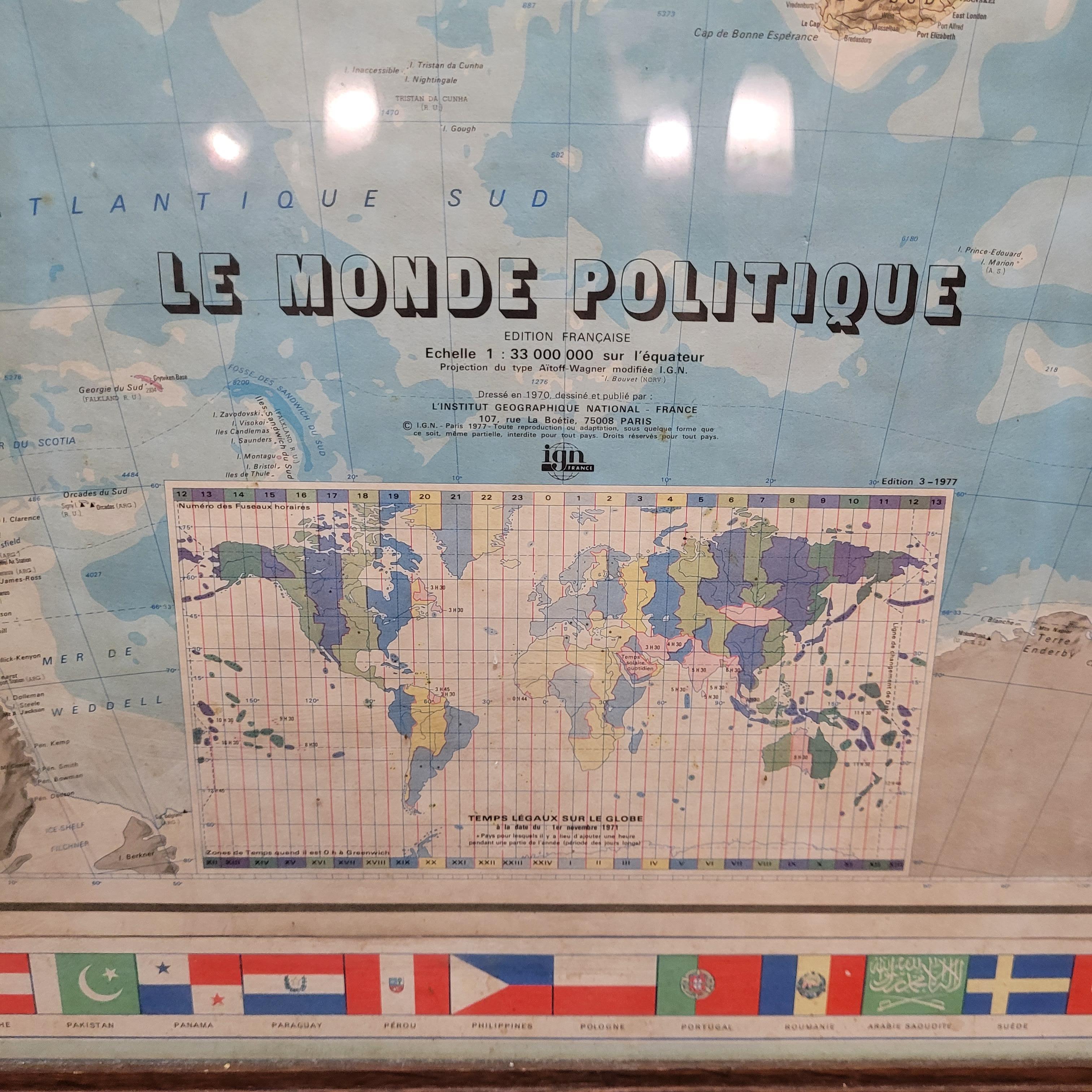 Karte von Frankreich, Globus / Planisphere Le Monde Politique, National Geographic Ins (Handgeschnitzt) im Angebot