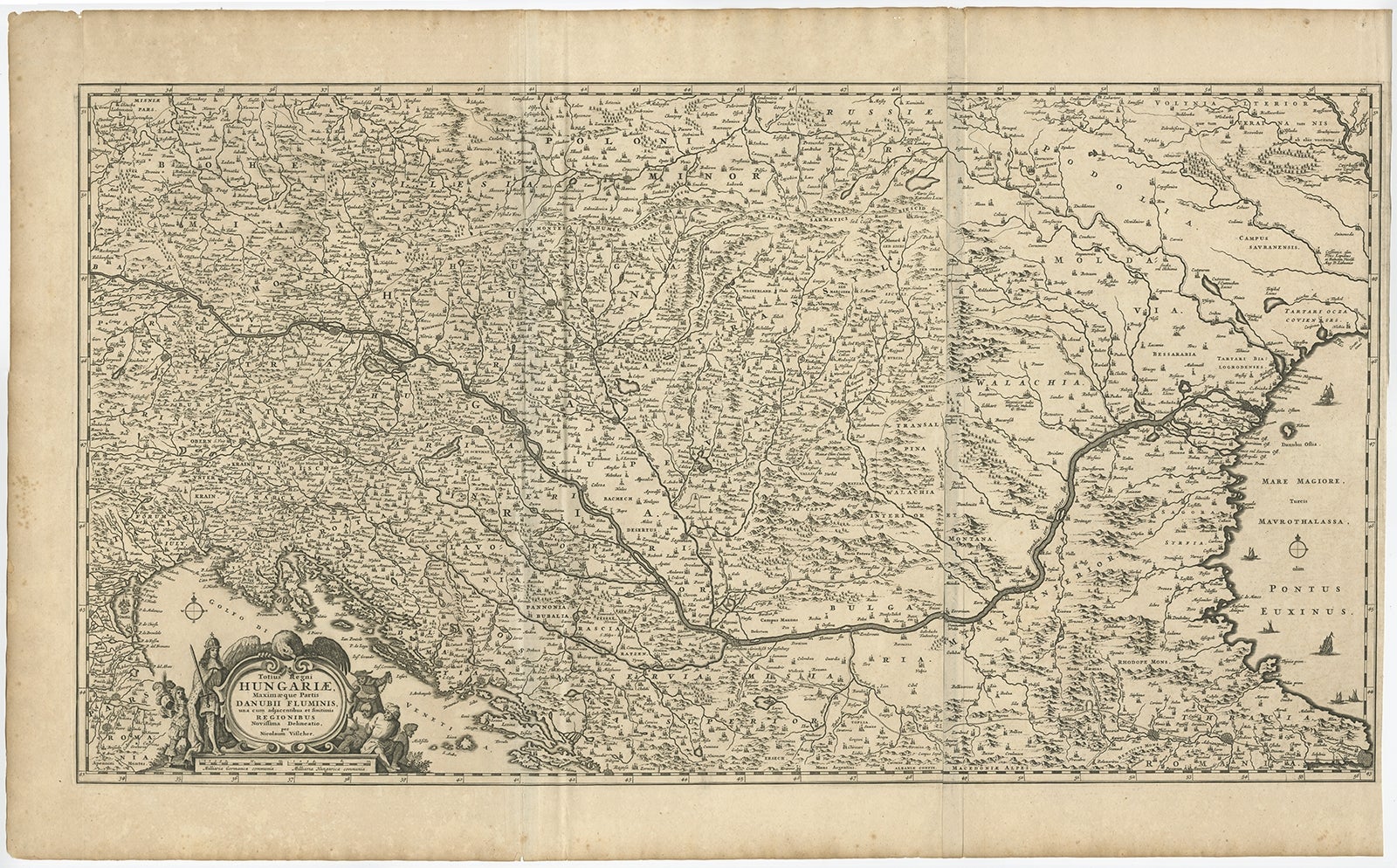 Antique map titled 'Totius Regni Hungariae Maximaeque Partis Danubii Fluminis una cum adjacentibus et finitimis Regionibus Novissima Delineatio'. 

Map of the course of the Danube, from Regensburg, Passau and Vienna to the Black Sea. The map