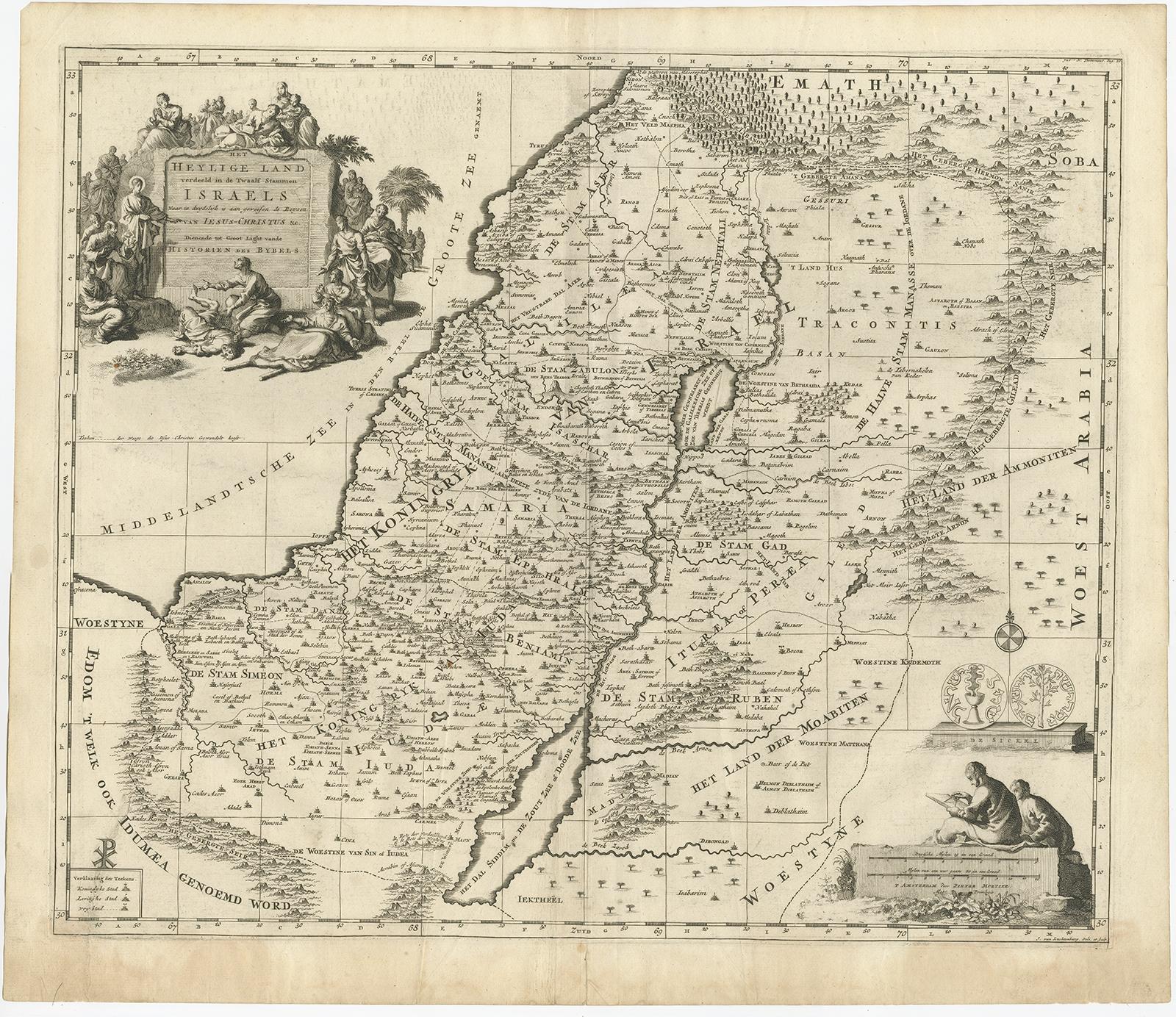 Antike Karte mit dem Titel 'Het Heylige Land verdeeld in de Twaalf Stammen Israels (...)'. 

Dekorative und detaillierte Karte des Heiligen Landes, aufgeteilt in 12 Stämme, die die Reisen von Jesus Christus zeigt. Vollständig eingraviert mit