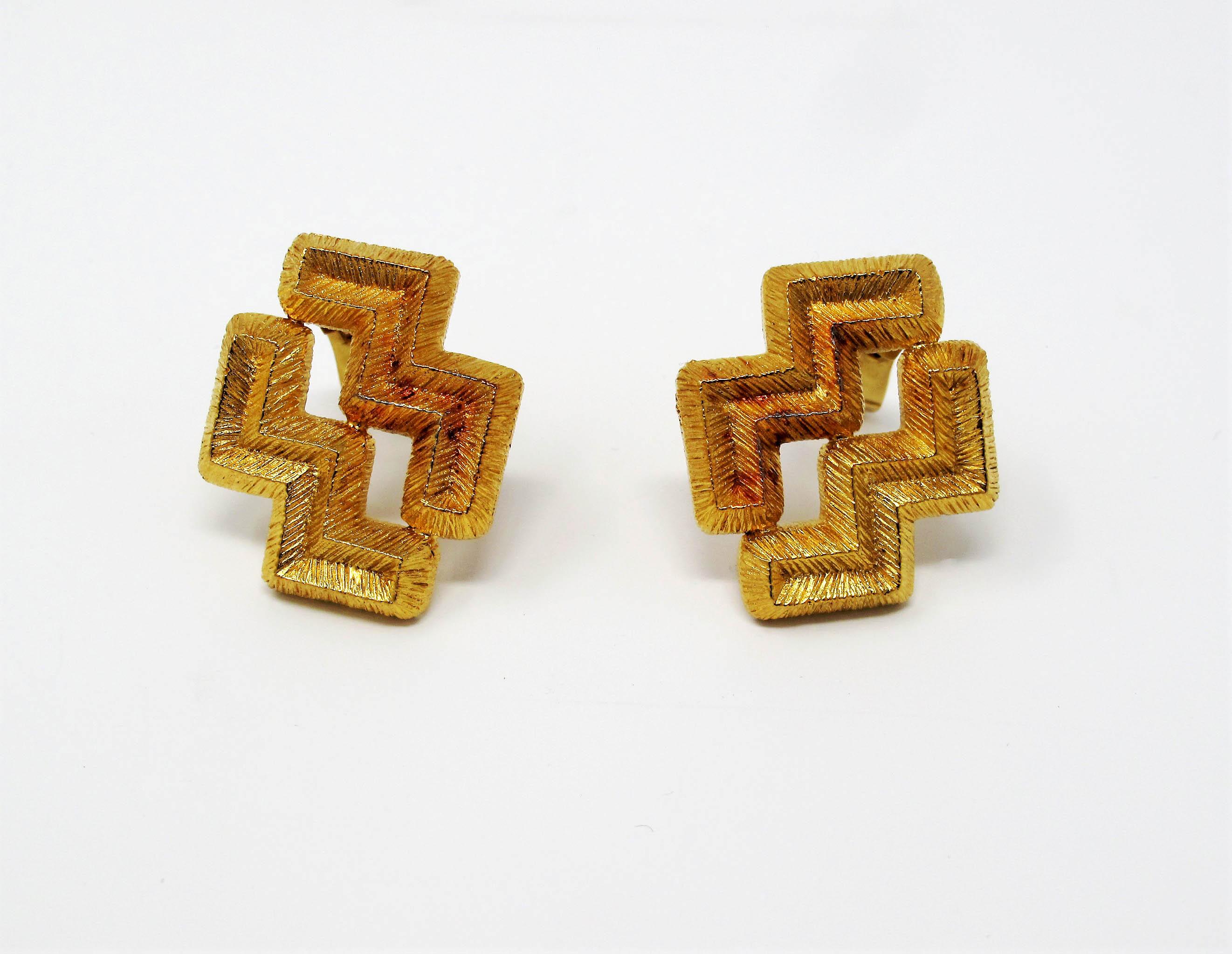Mapamenos Natepas 18 Karat Yellow Gold Zig Zag Clip-On Earrings In Good Condition For Sale In Scottsdale, AZ