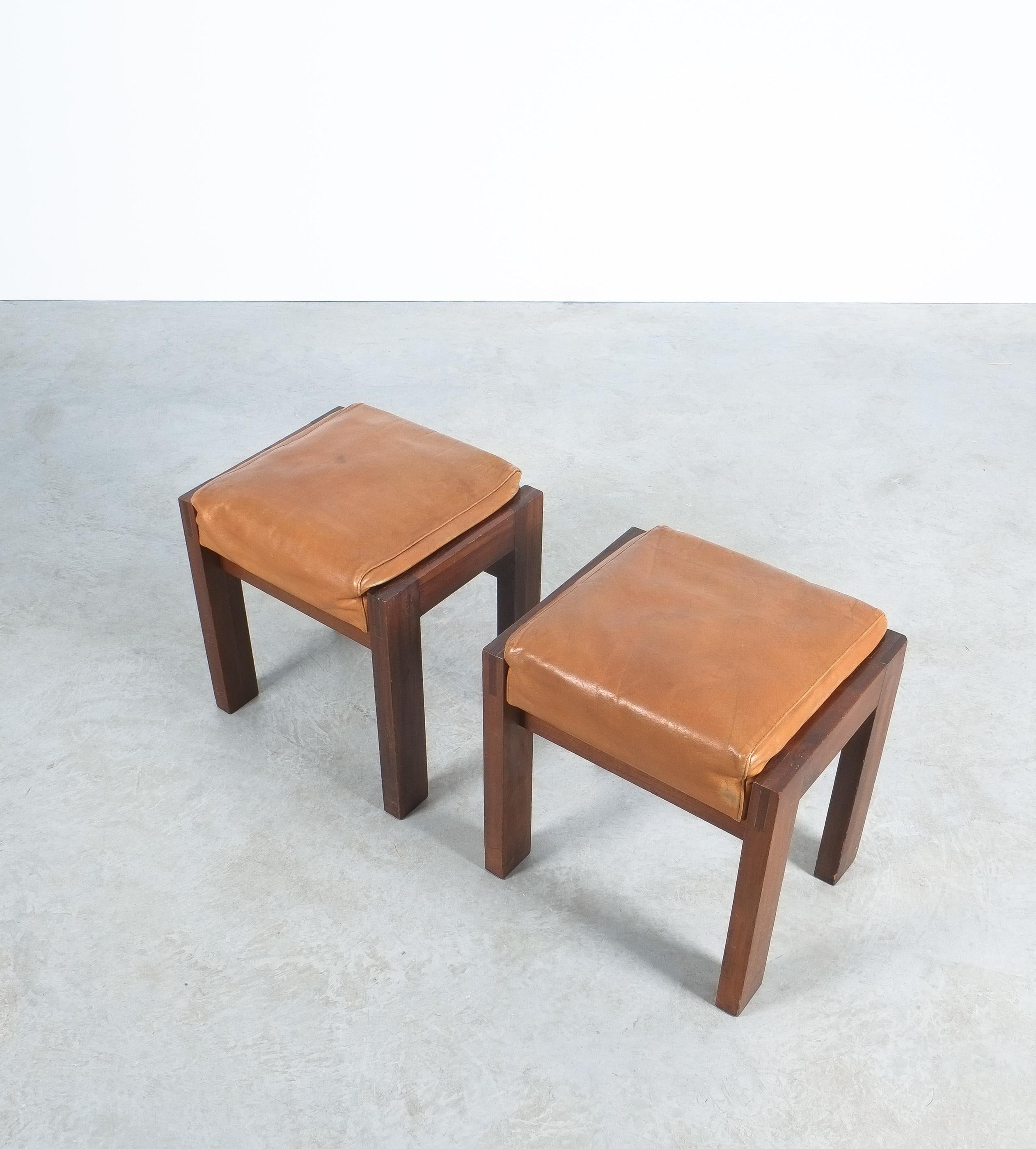 Maple and Leather Midcentury Wood Stools, Italy, 1950 In Good Condition For Sale In Vienna, AT