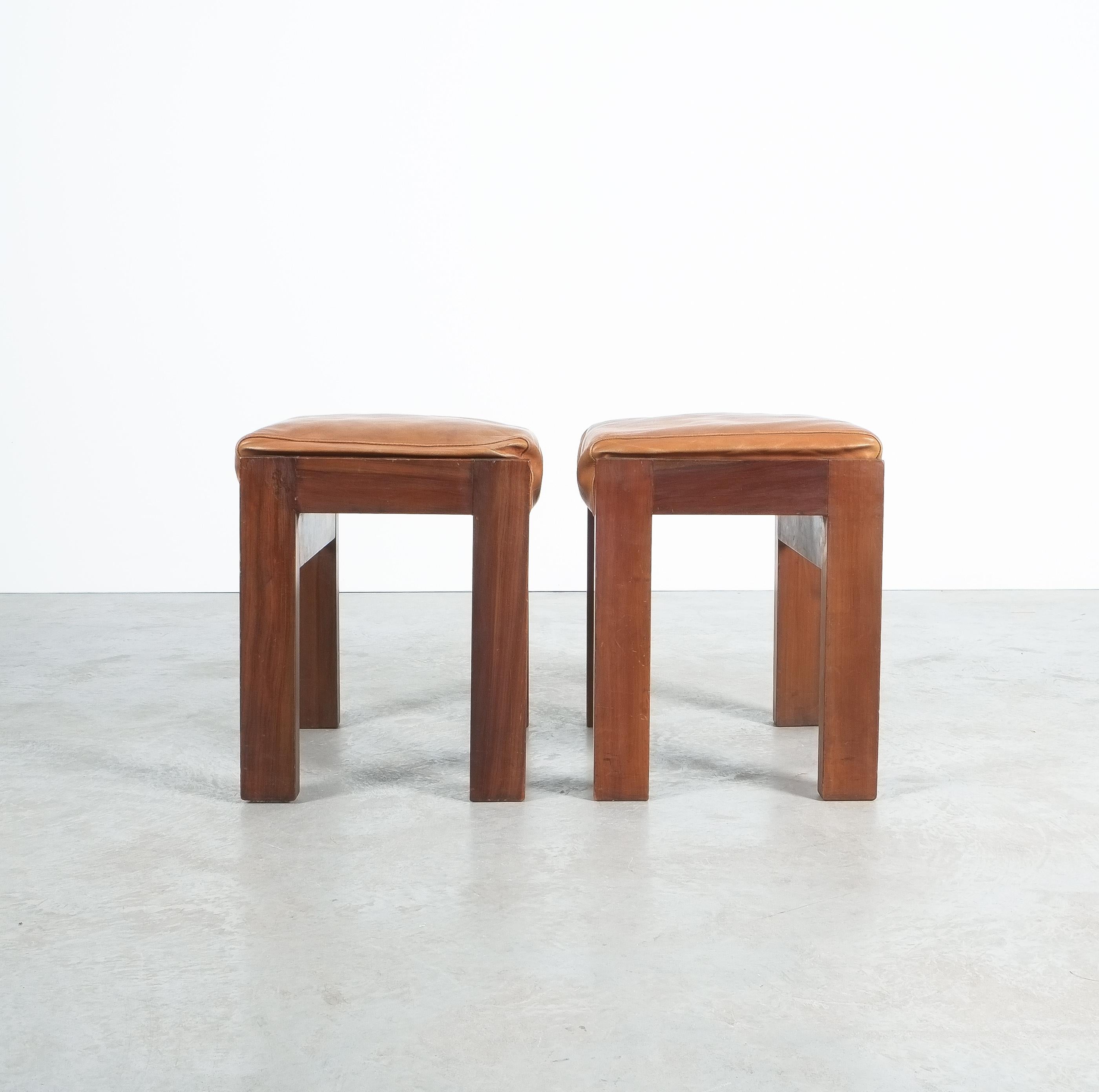Maple and Leather Midcentury Wood Stools, Italy, 1950 For Sale 1