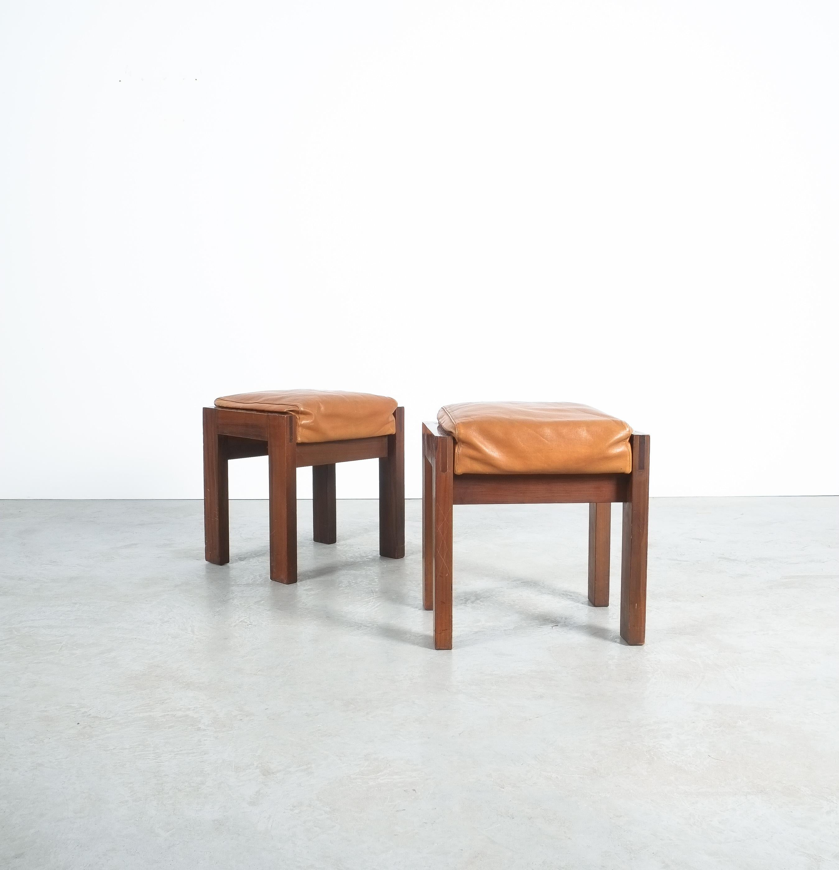 Maple and Leather Midcentury Wood Stools, Italy, 1950 For Sale 2