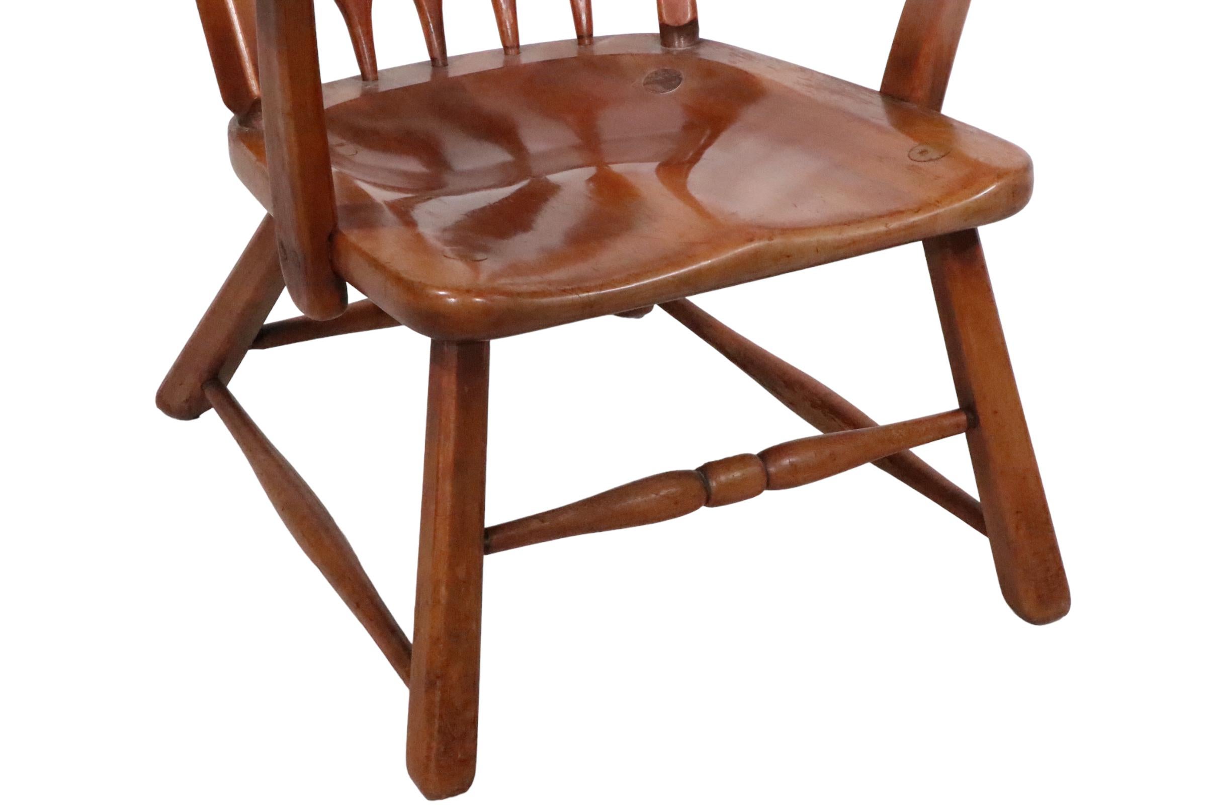 Ahorn Arrow Back Lounge Arm Chair att.  an Herman de Vries für  Cushman 1930/40er Jahre im Angebot 6