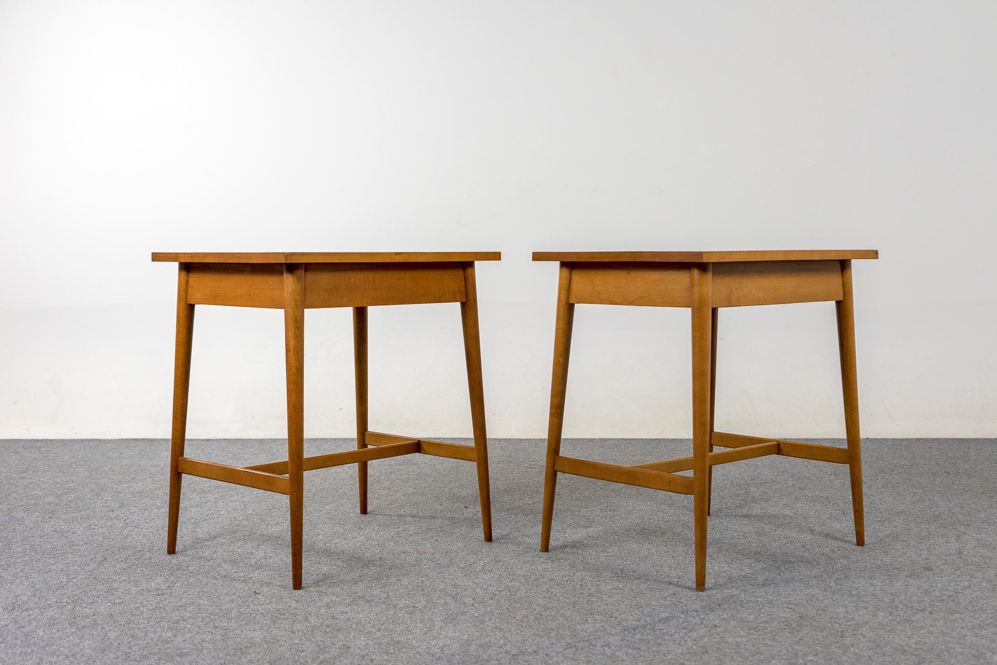 Maple Bedside Table Pair, by Paul McCobb 5