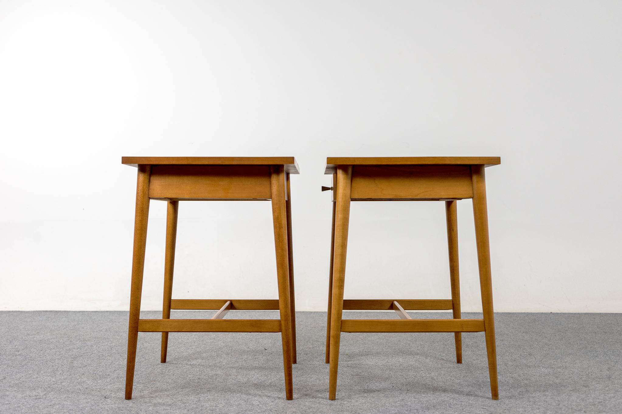 Maple Bedside Table Pair, by Paul McCobb 1