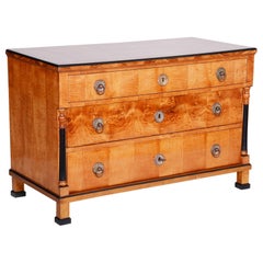 Maple Biedermeier Hest of Drawers, Commode, 19th Century, Austria Maple Biedermeier Hest of Drawers, Commode, 19th Century, Austria
