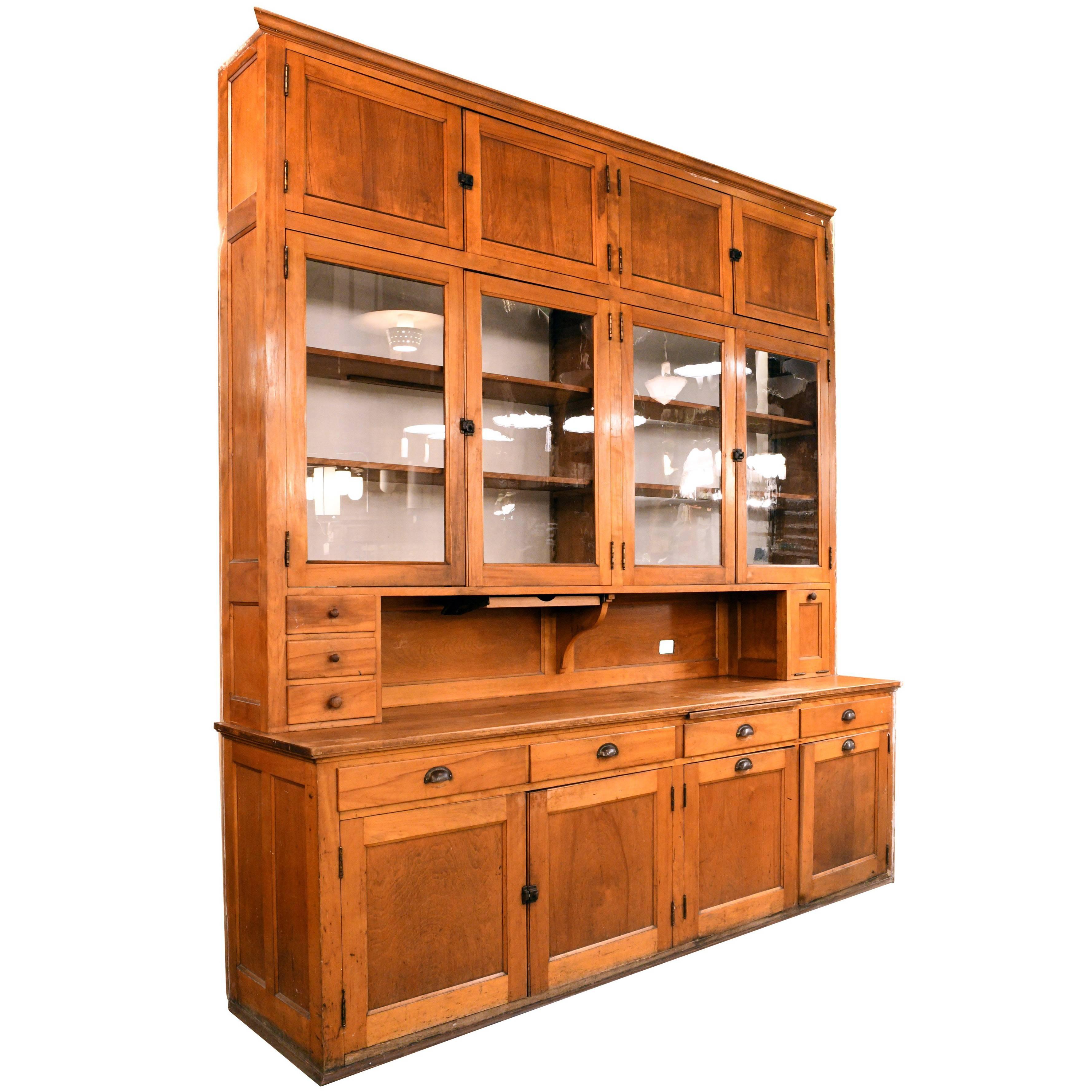 Maple Built-In Kitchen Cabinets