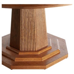 Table de salle à manger à piédestal en érable et chêne cérusé, Oak, par Bunny Williams Home