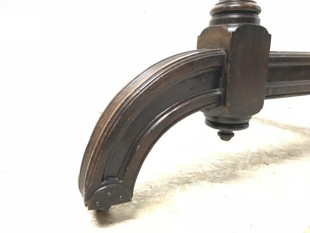 Table à écrire néo-gothique en chêne avec plateau en cuir sur roulettes décoratives Maple & Co. en vente 10
