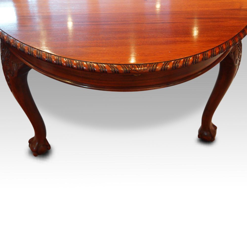Maple & Co Mahogany Extending Dining Table  In Good Condition In Salisbury, Wiltshire