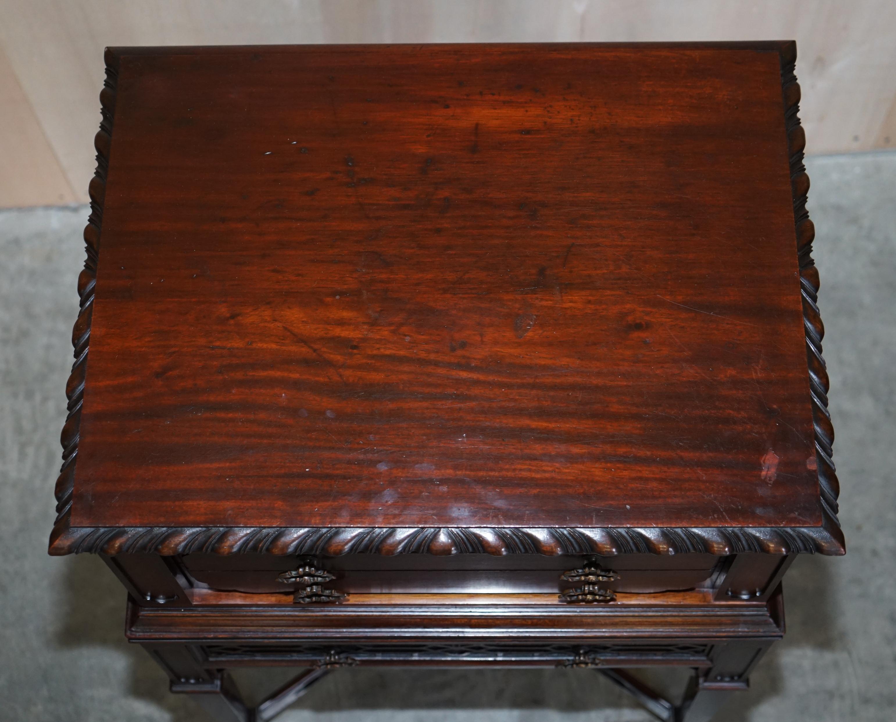 Table d'appoint en érable & Co. pour couverts en bois dur victorien soufflé de Thomas Chippendale en vente 2