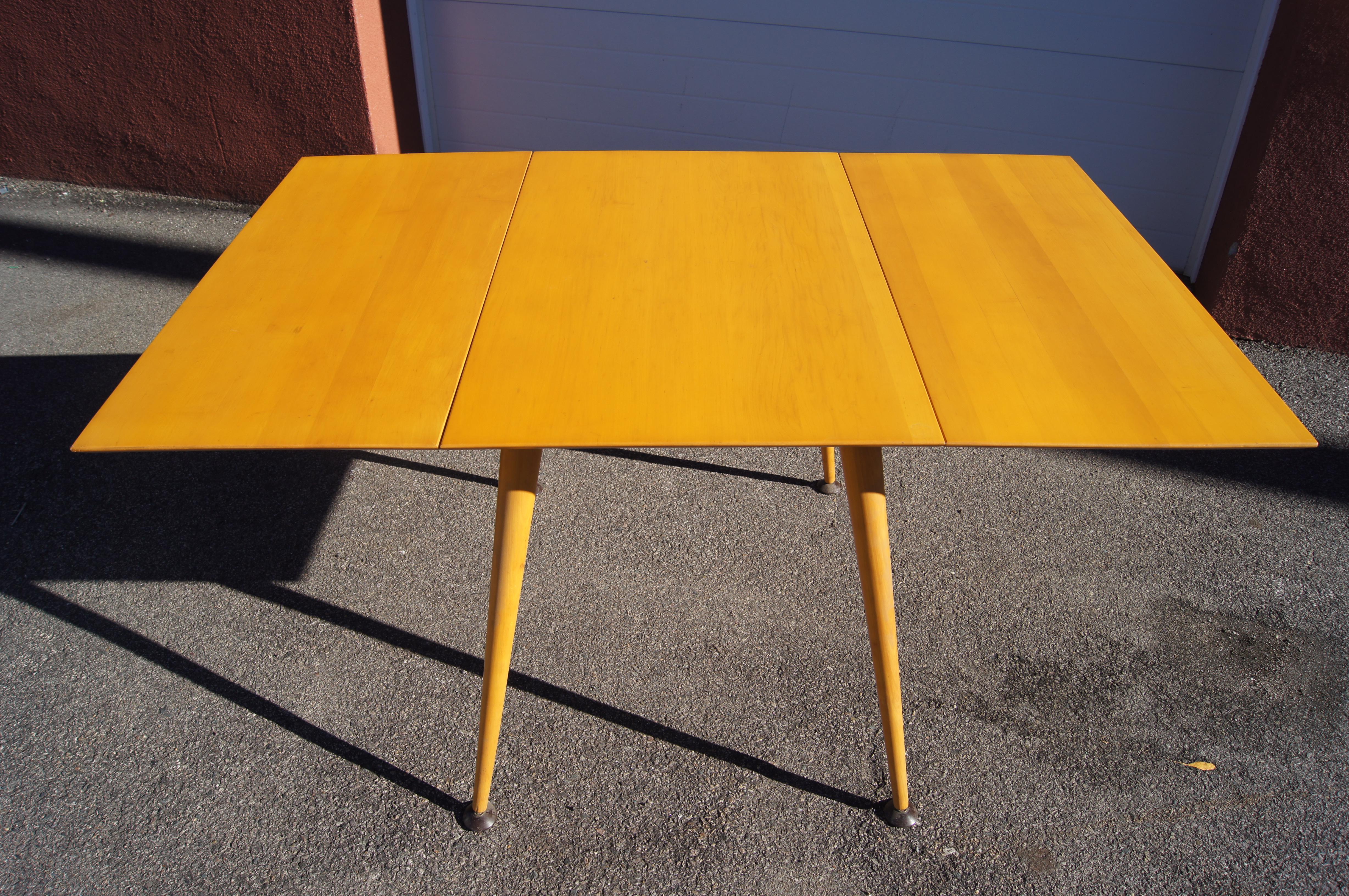 Maple Drop-Leaf Planner Group Dining Table by Paul McCobb In Good Condition In Dorchester, MA