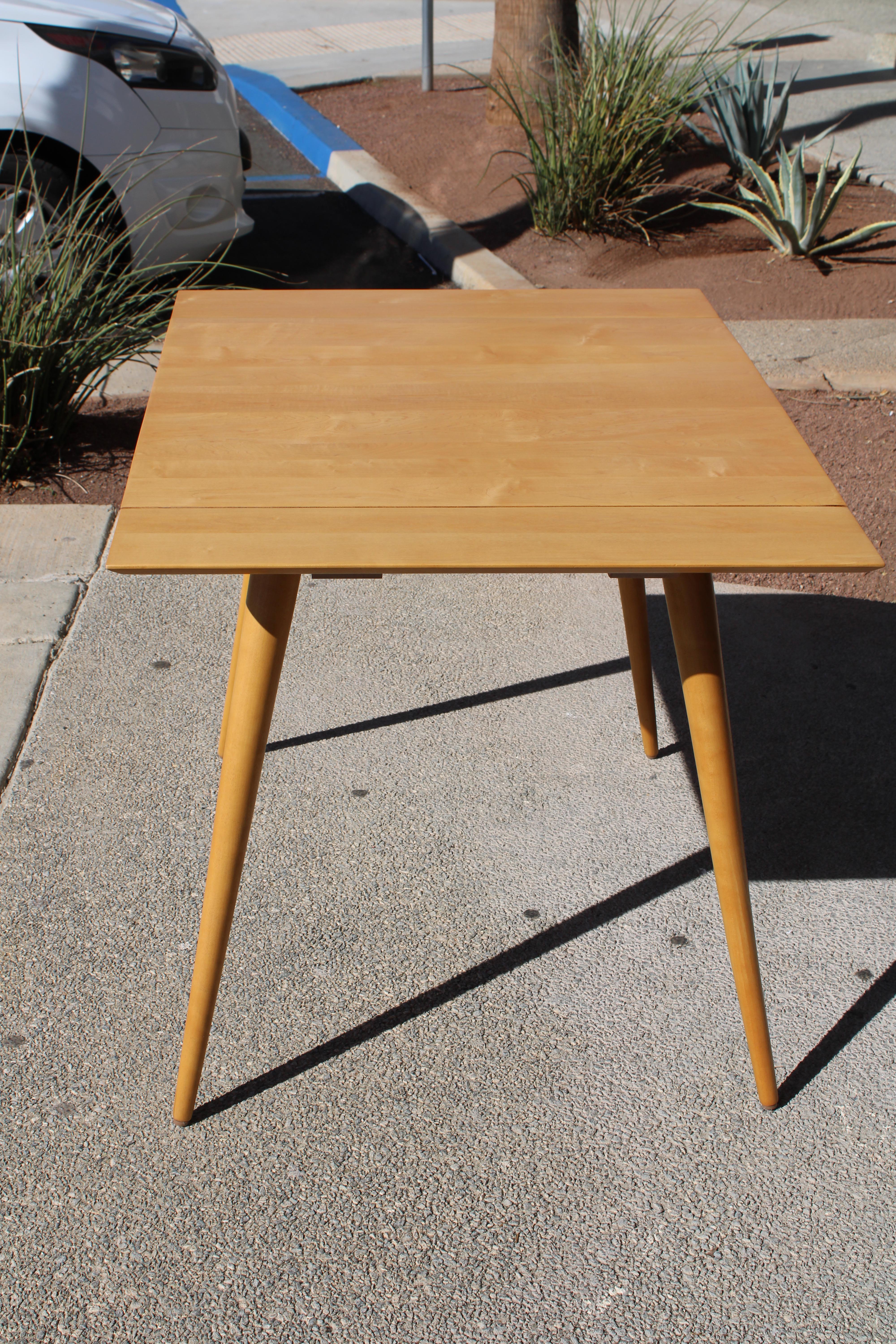 Maple Extension Dining Table by Paul McCobb, Planner Group In Good Condition For Sale In Palm Springs, CA