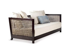 Suzy Wong Loveseat mit niedriger Rückenlehne aus Ahornholz von Kenneth Cobonpue