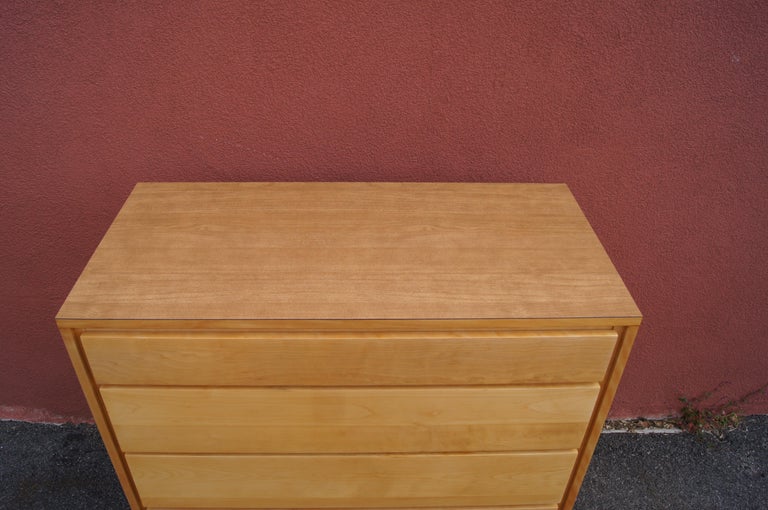 Mid-Century Modern Modernmates Five-Drawer Birch Dresser by Leslie Diamond for Conant Ball For Sale