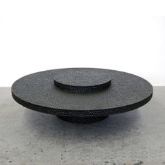 Table ronde en érable sculptée par John Eric Byers