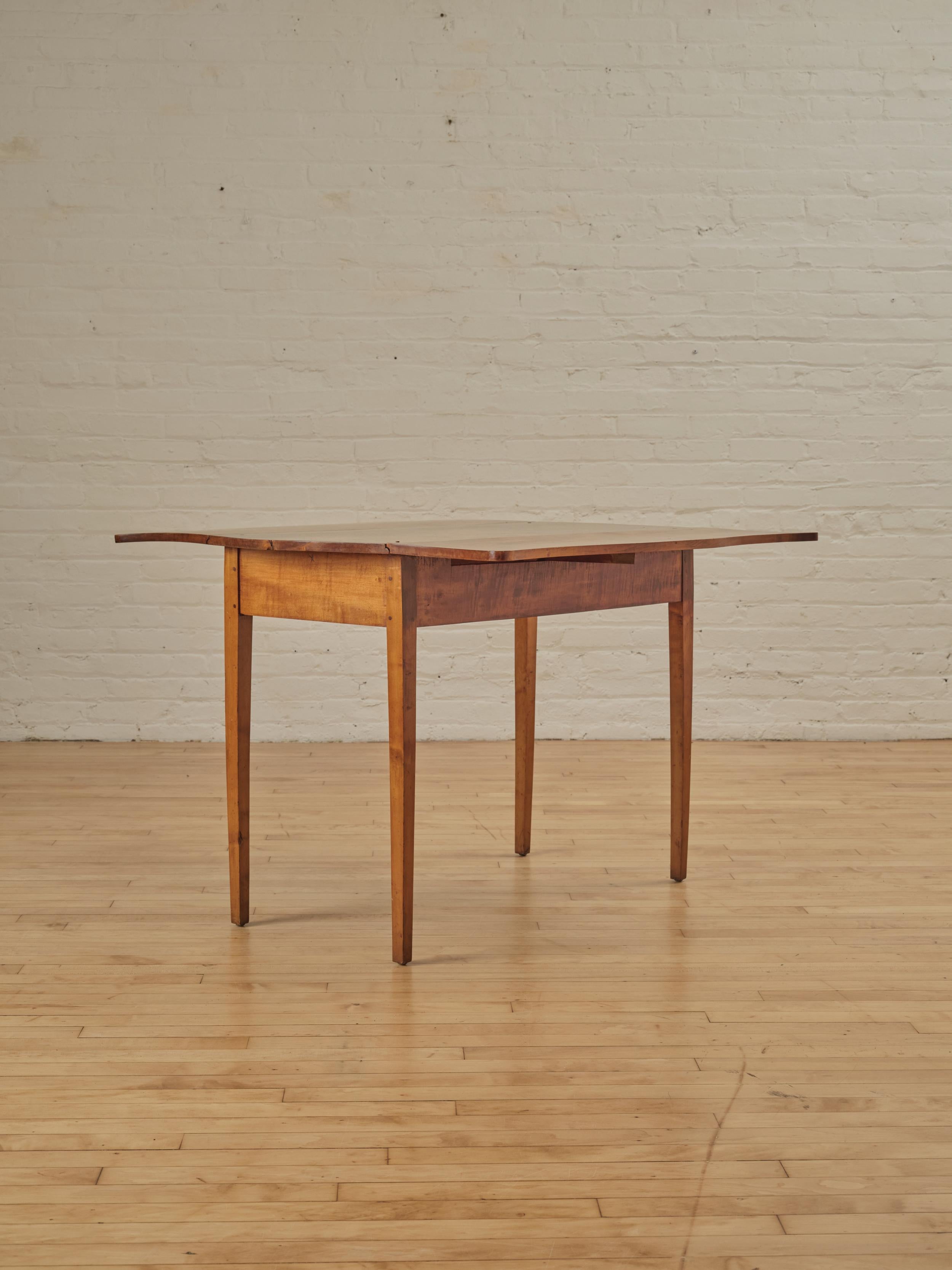 20th Century Maple Scalloped Drop Leaf Table For Sale