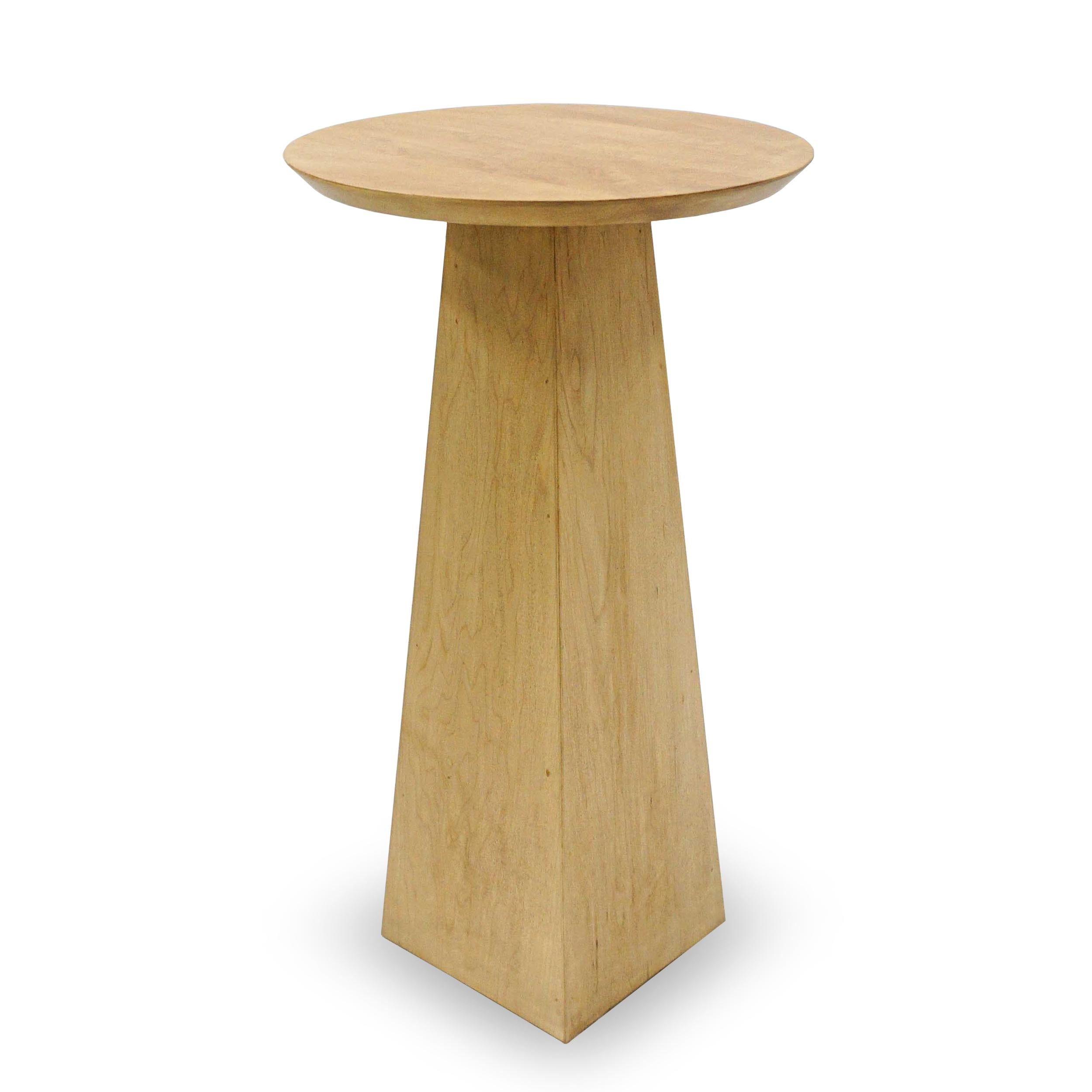 Maple Side Tables In New Condition For Sale In Greenwich, CT