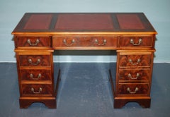 Ahorn Waring & Gillow ZWEI PEDESTAL TISCH MIT LEDERER OBERFLÄCHE