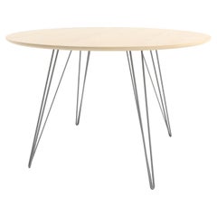 Table de salle à manger en érable Williams avec pieds en épingle à cheveux grise et plateau circulaire