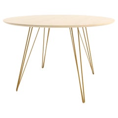 Table de salle à manger en érable Williams avec pieds en épingle à cheveux moutarde et plateau circulaire