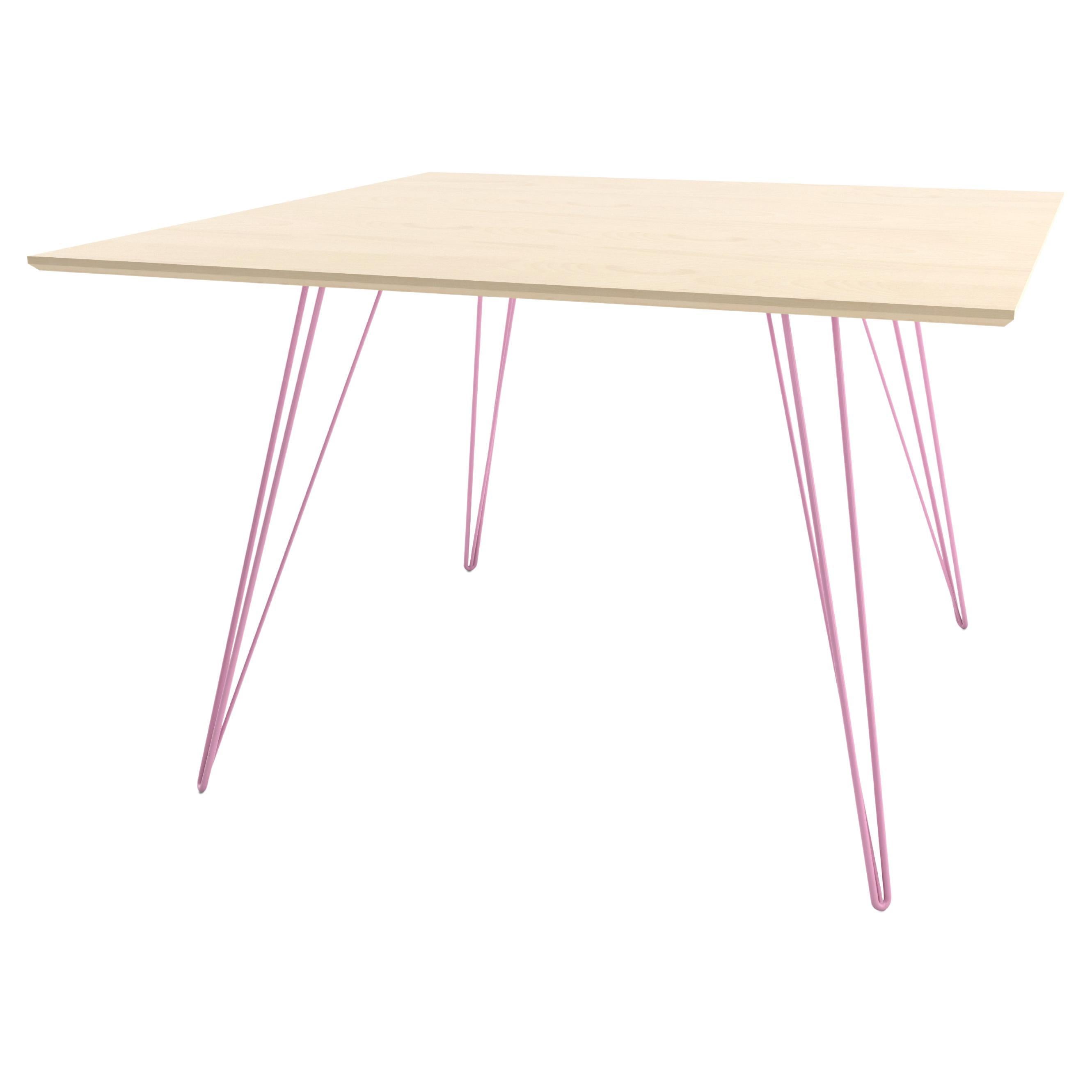 Table de salle à manger en érable Williams avec pieds en épingle à cheveux rose et plateau rectangulaire en vente
