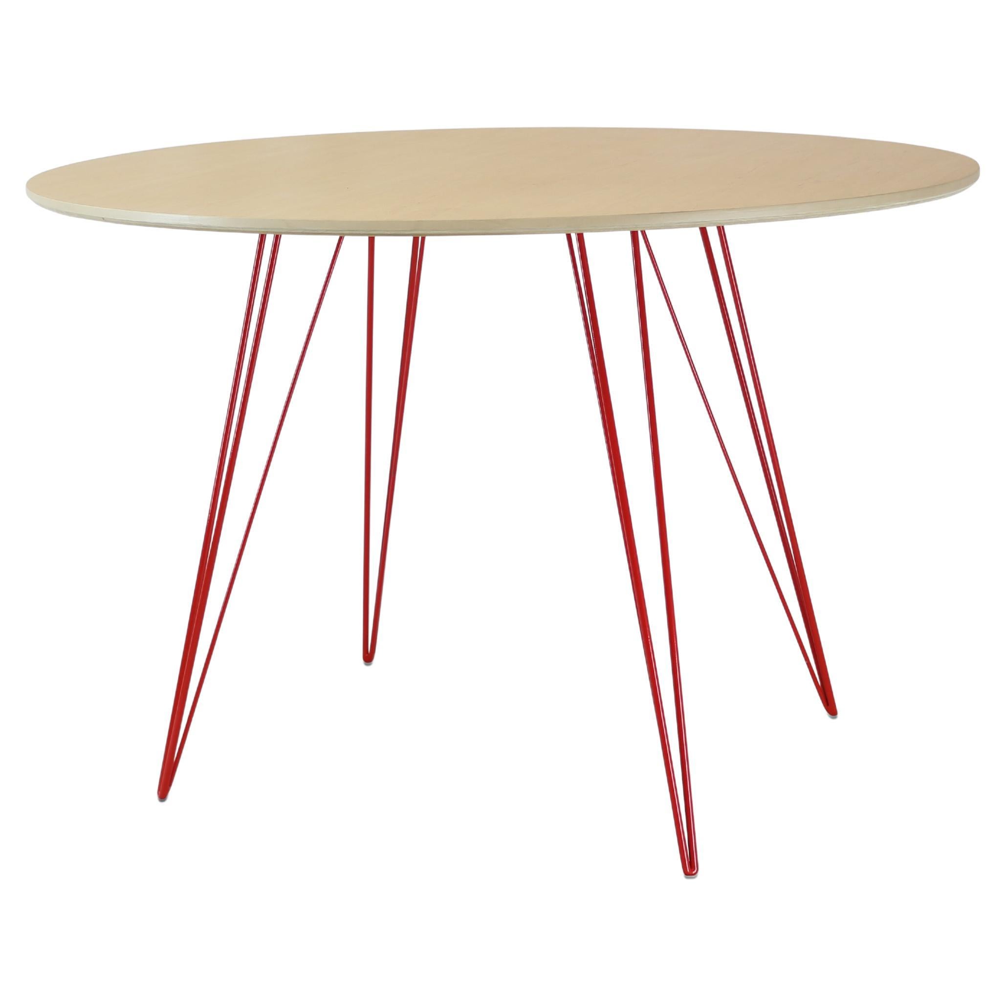 Table de salle à manger en érable Williams avec pieds en épingle à cheveux rouge et plateau ovale