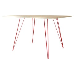 Table de salle à manger en érable Williams avec pieds en épingle à cheveux rouge et plateau rectangulaire