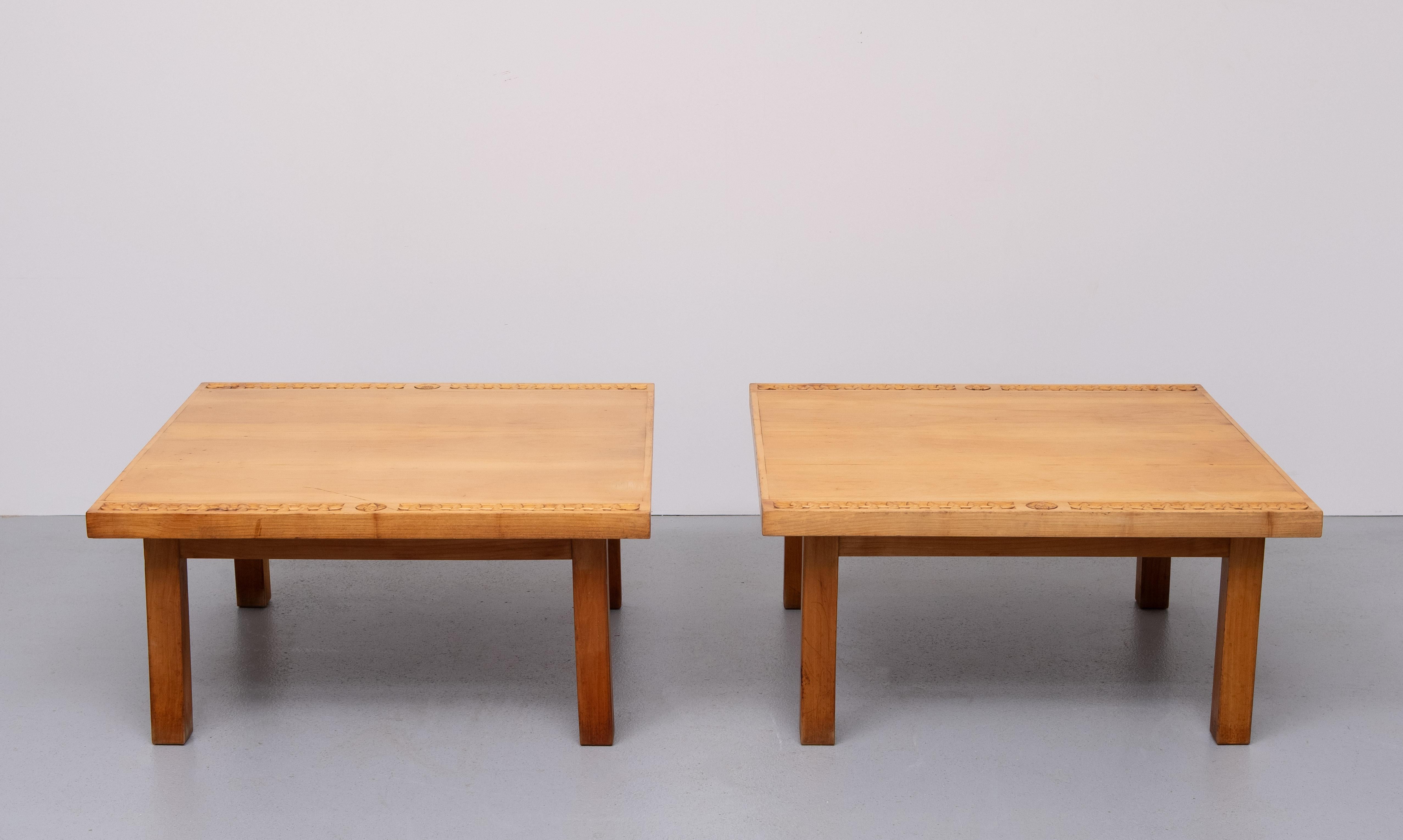 Tables basses en bois d'érable  Hollande des années 1930 en vente 2