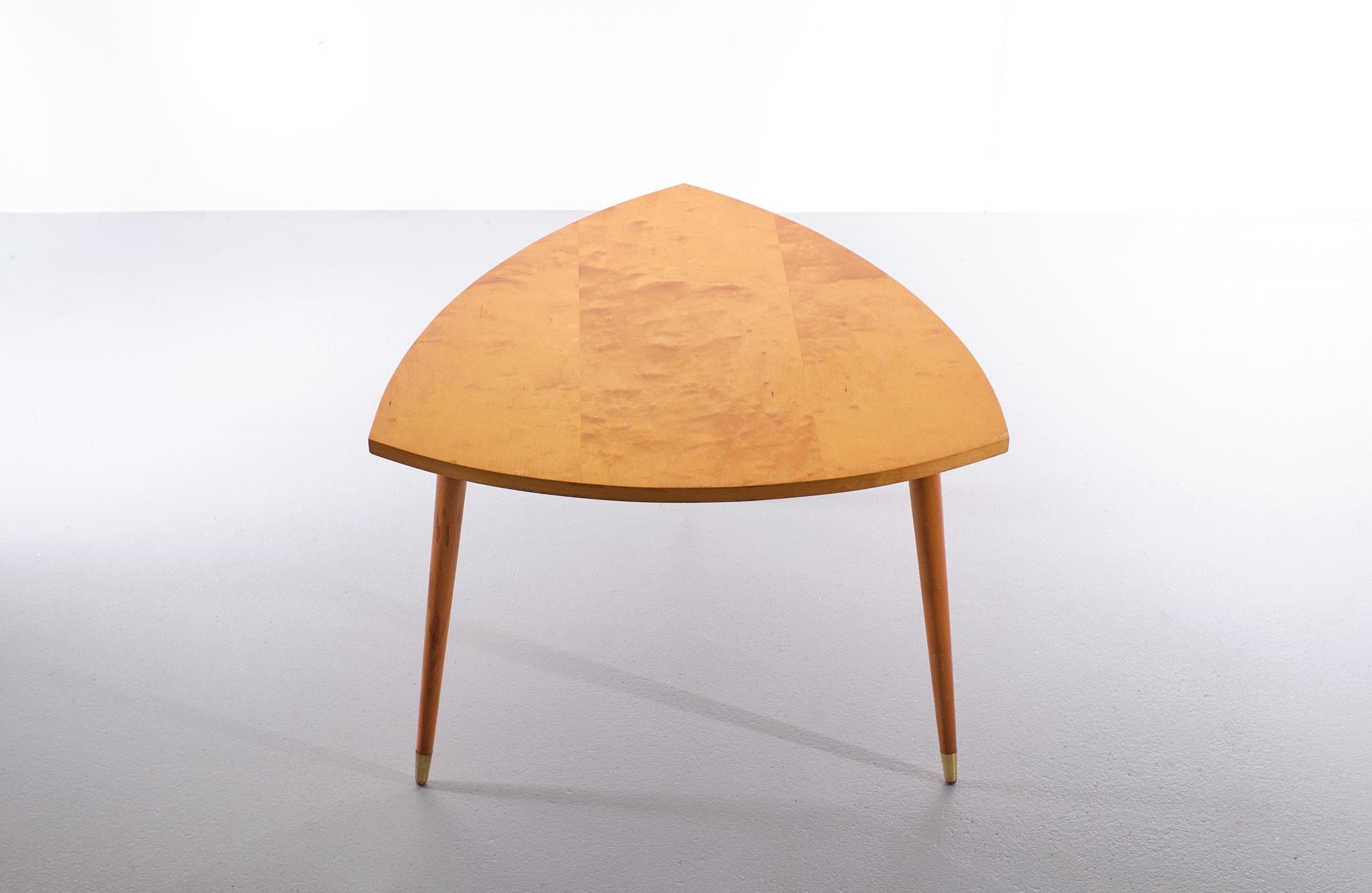 Mid-Century Modern Maple wood Triangle Coffee table 1950s Holland  For Sale