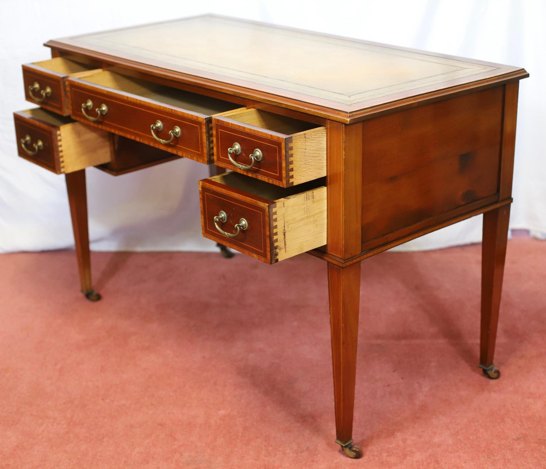 Maple&Co Lovely Edwardian Satinwood Crossbanded  Walnut  Desk For Sale 7