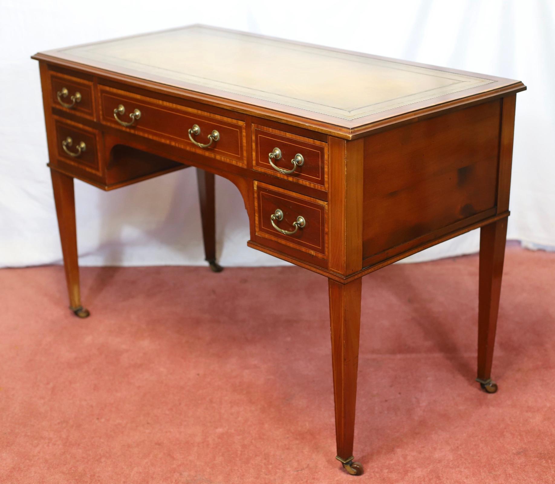 Maple&Co Lovely Edwardian Satinwood Crossbanded  Walnut  Desk For Sale 8