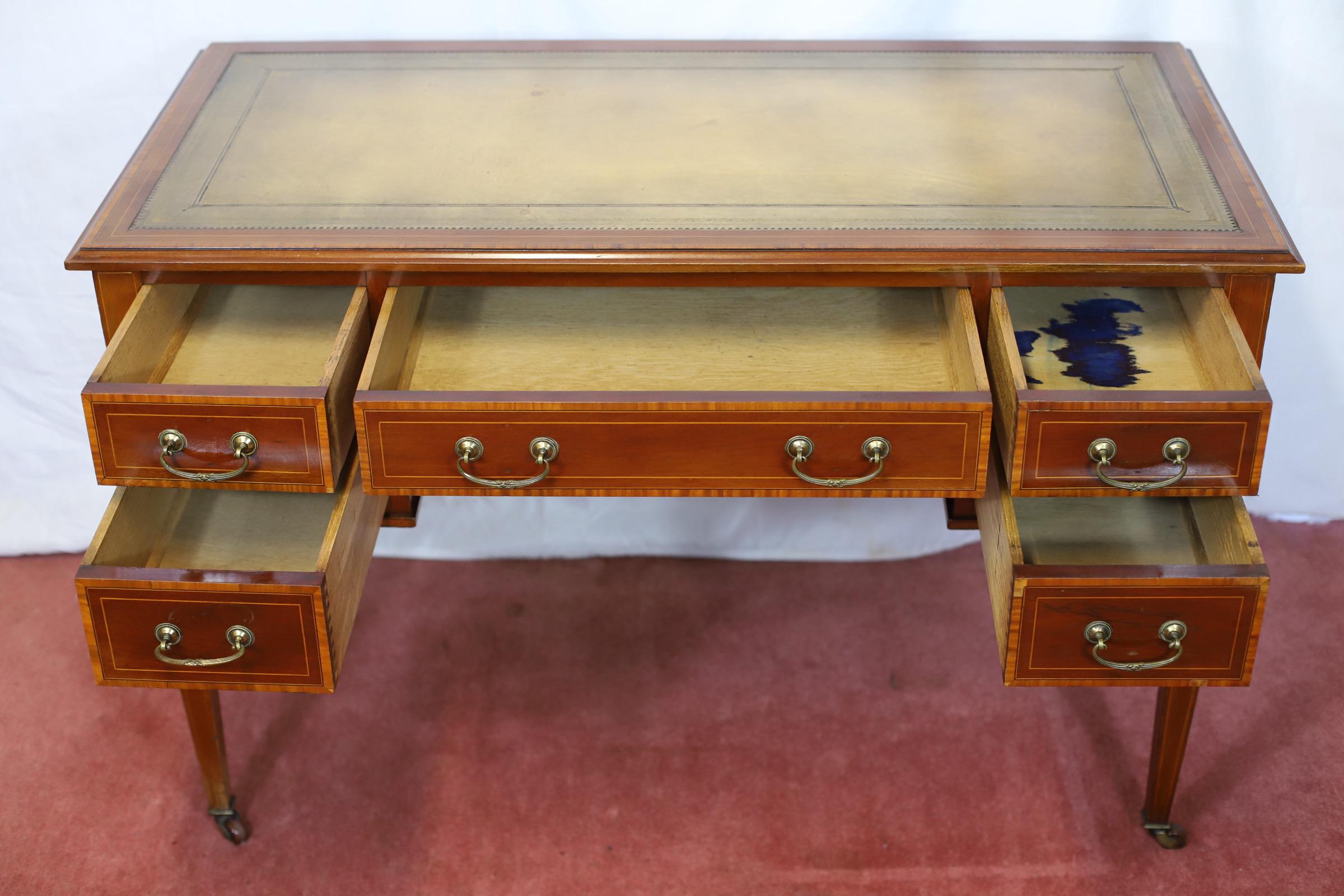 British Maple&Co Lovely Edwardian Satinwood Crossbanded  Walnut  Desk For Sale