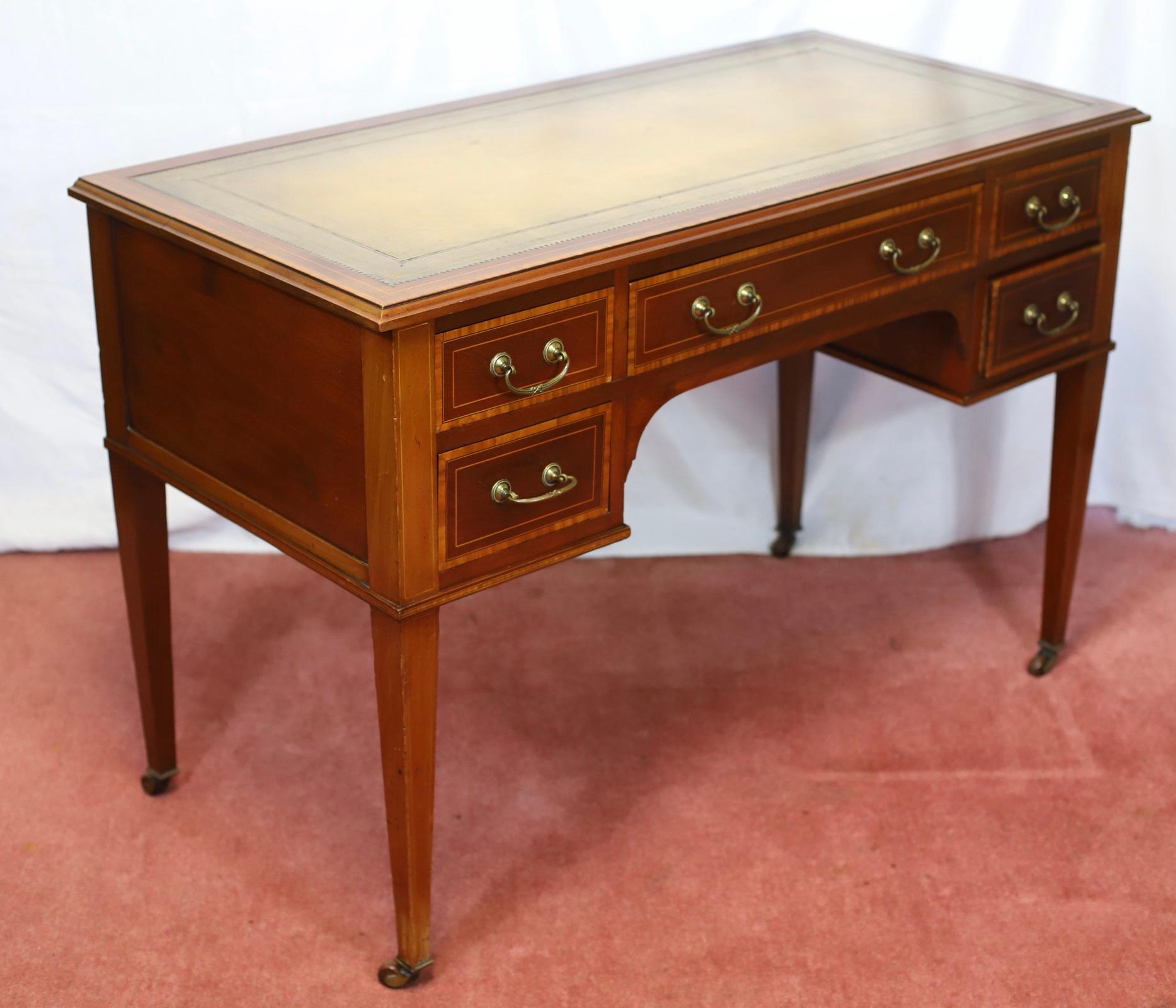 Maple&Co Lovely Edwardian Satinwood Crossbanded  Walnut  Desk For Sale 1