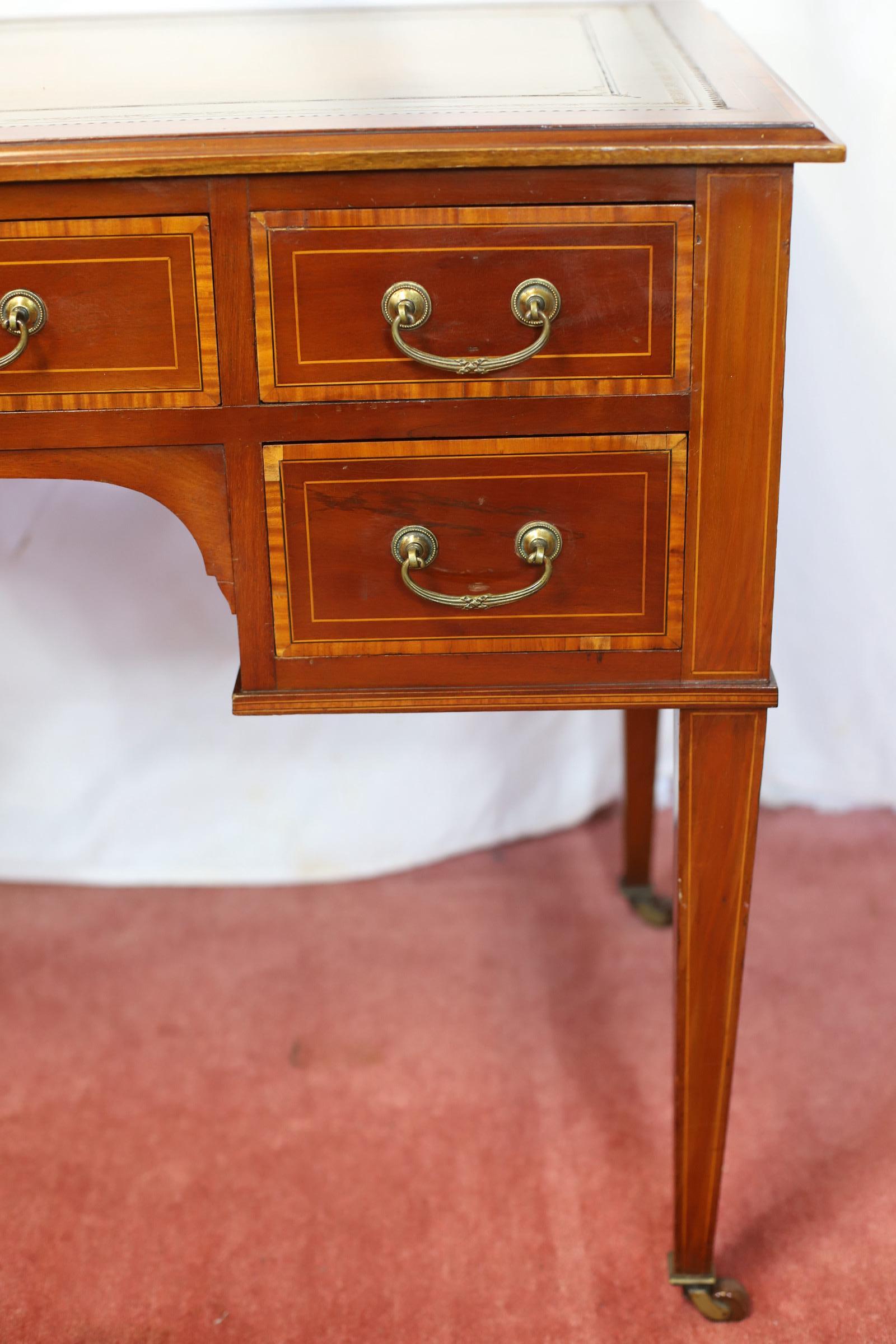 Maple&Co Lovely Edwardian Satinwood Crossbanded  Walnut  Desk For Sale 2