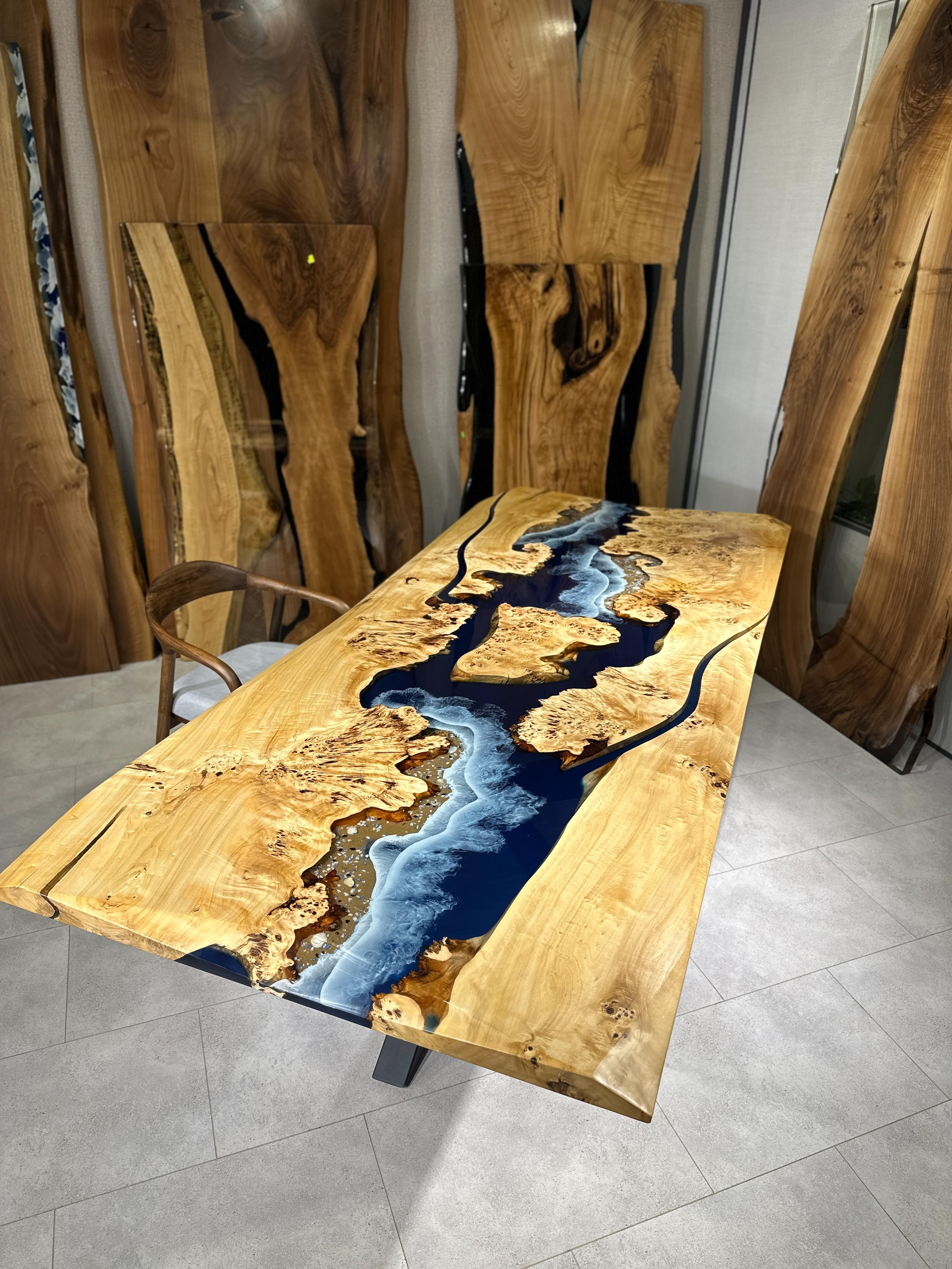 Arts and Crafts Table de cuisine et de salle à manger Mappa Burl Blue Ocean Epoxy en vente
