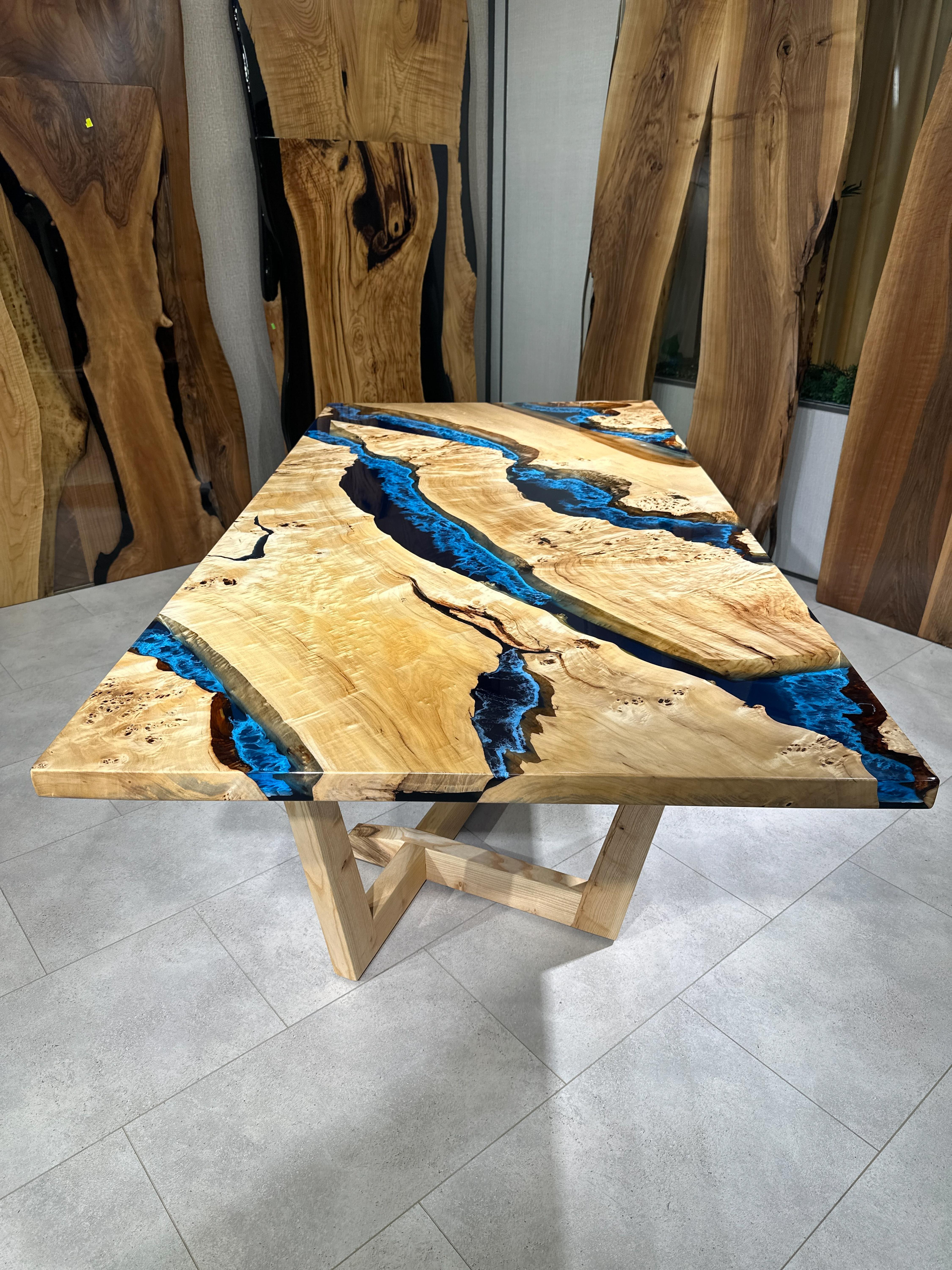 Turc Mappa Burl Bleu profond Résine époxy River Table de salle à manger en bois sur mesure en vente