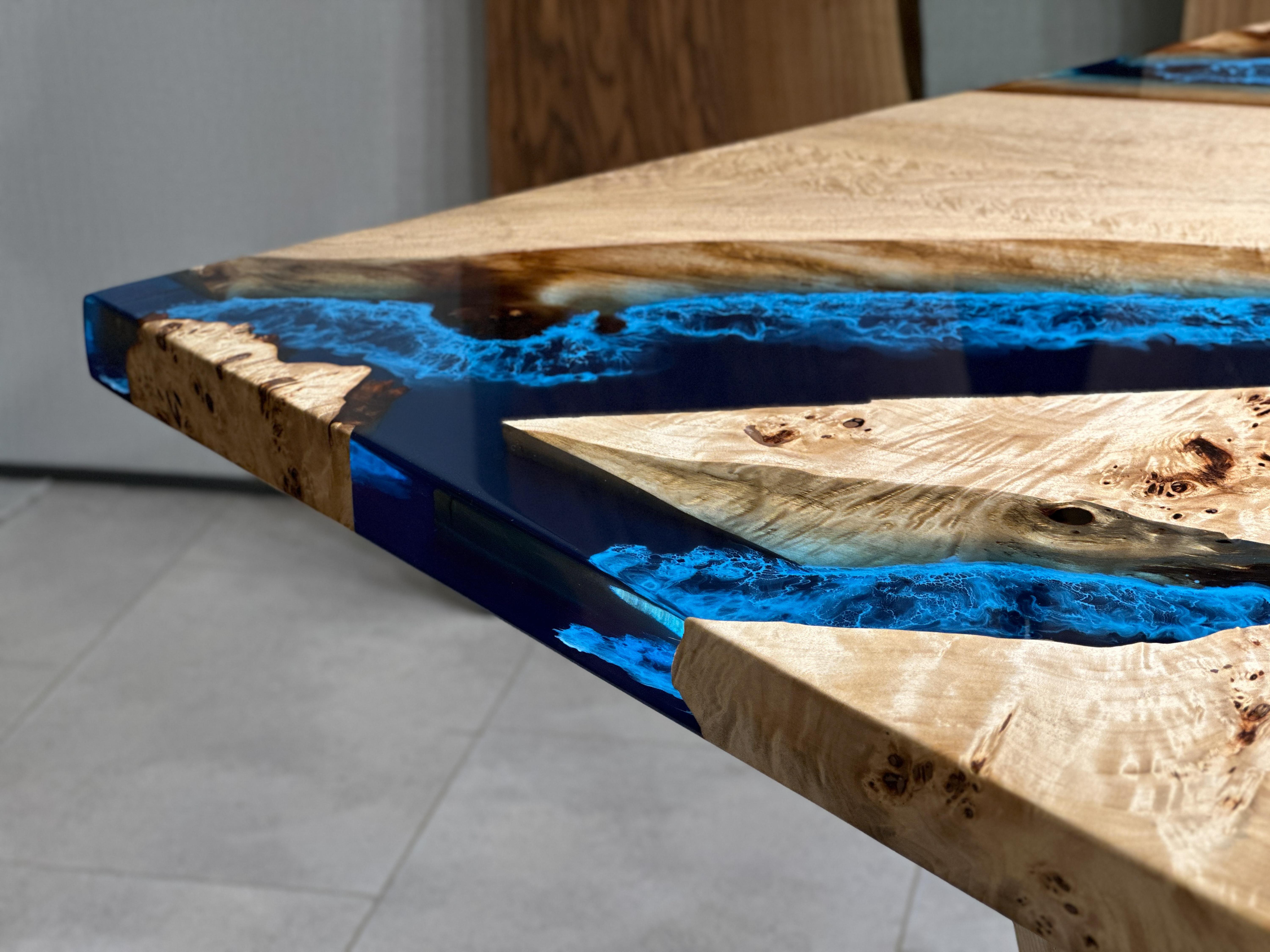 Mappa Burl Bleu profond Résine époxy River Table de salle à manger en bois sur mesure Neuf - En vente à İnegöl, TR