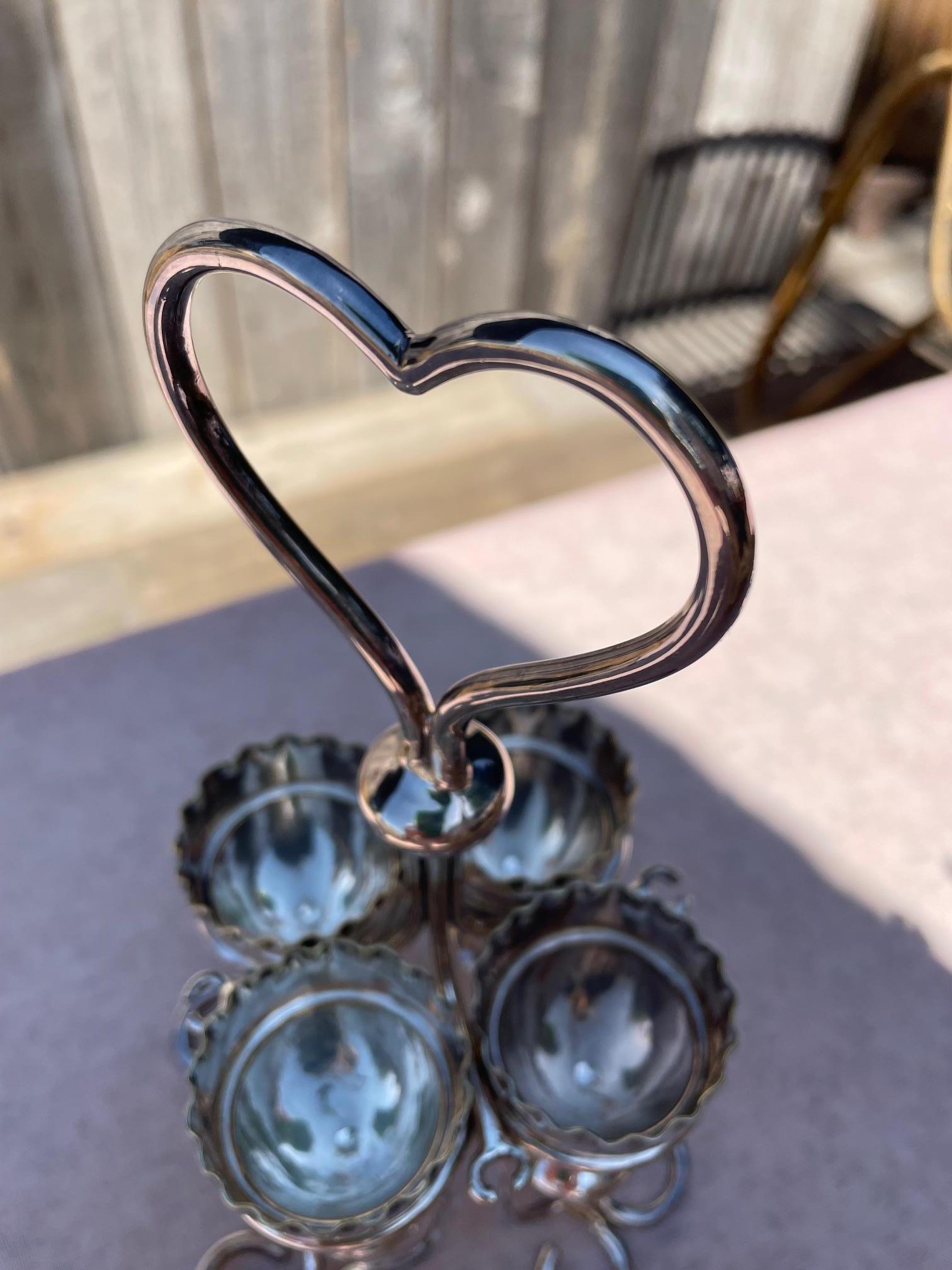 Mappin and Webb egg cup holder In Good Condition For Sale In Nivelles, BE