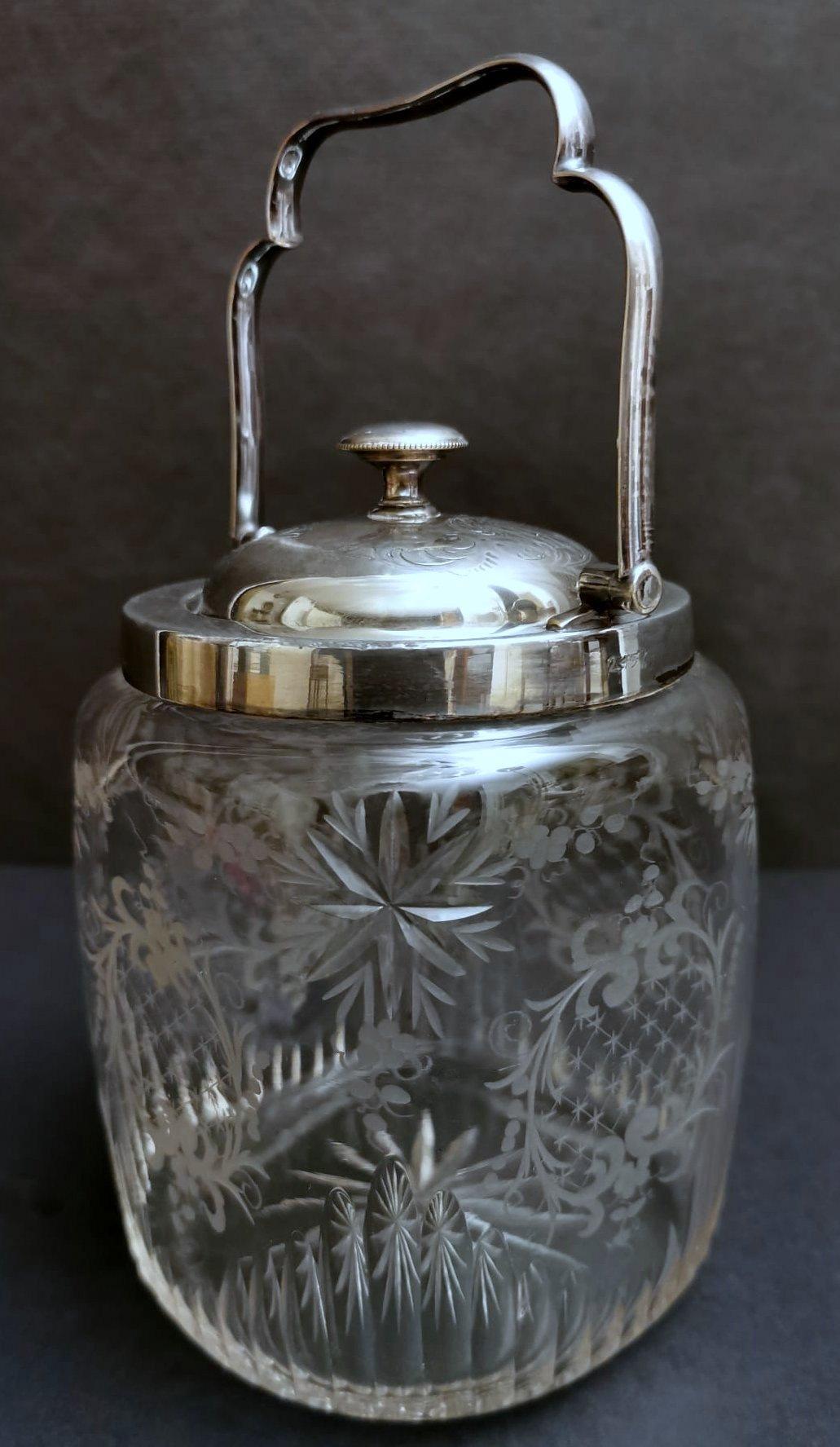 English Mappin & Brothers Crystal and Silver Plated Ice Bucket with Lid For Sale