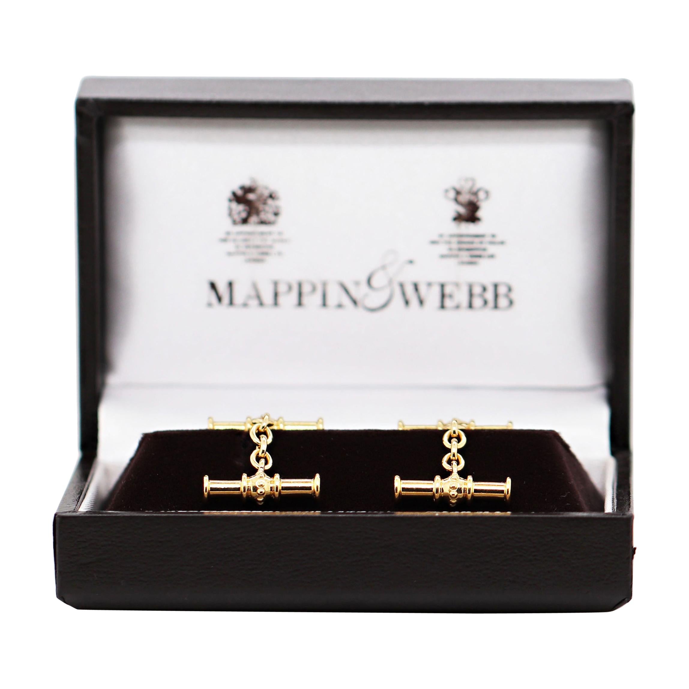 A classic pair of vintage 18 carat yellow gold Mappin & Webb chain link cufflinks. Hallmarked 750, stamped MN & WB. 