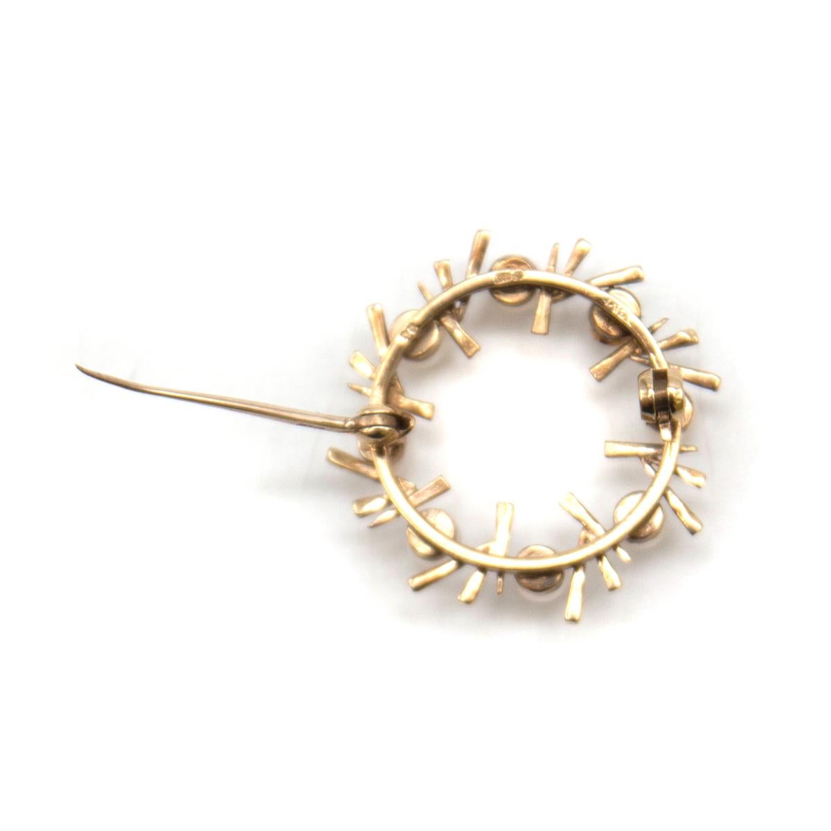 Mappin & Webb Pearl 18k Gold Brooch

- Gold, 18k
- Pearl and gold 
- Circular shape
- C clasp closure 

Please note, these items are pre-owned and may show some signs of storage, even when unworn and unused. This is reflected within the