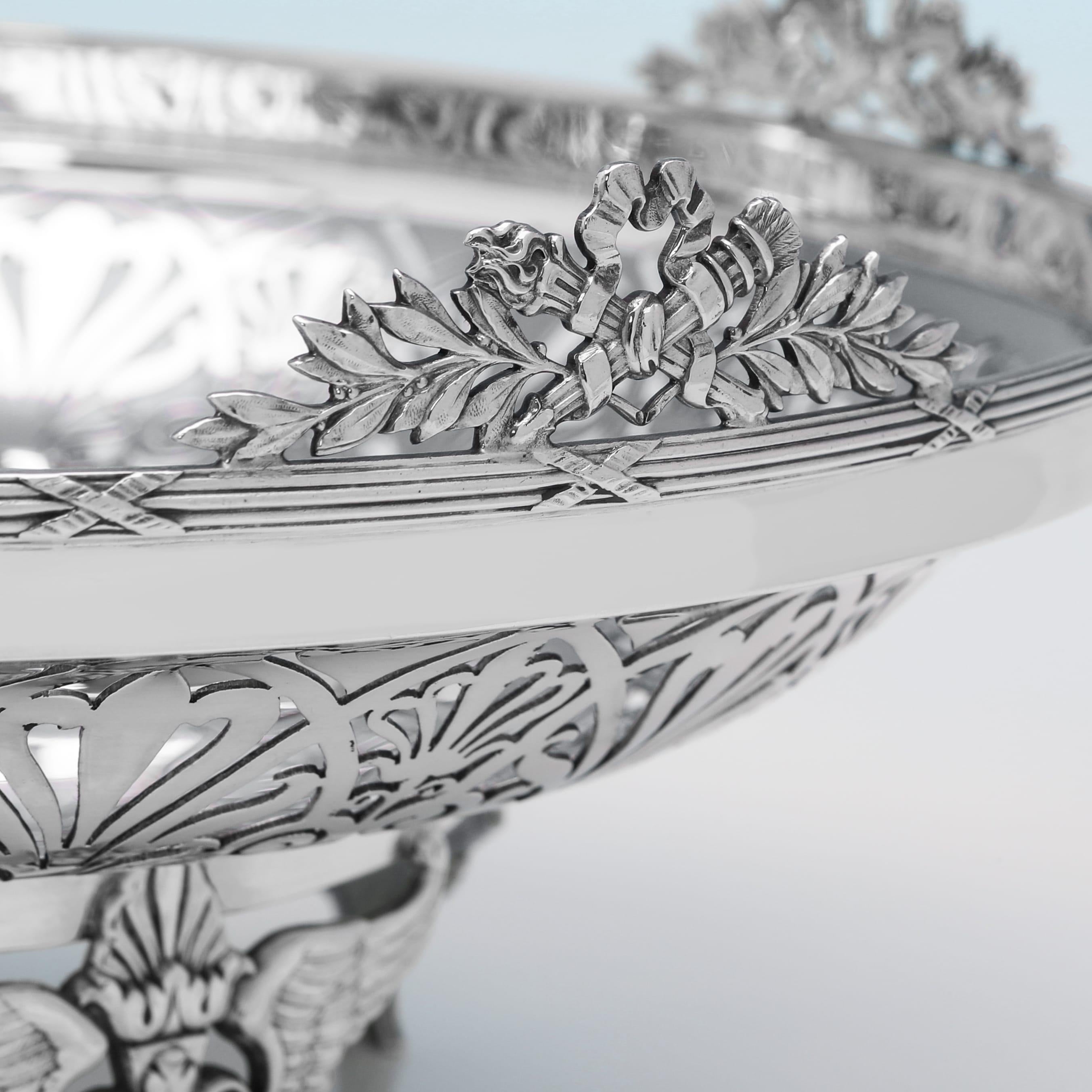 Inglese Mappin & Webb - antico piatto da centro in argento sterling del 1910 in vendita