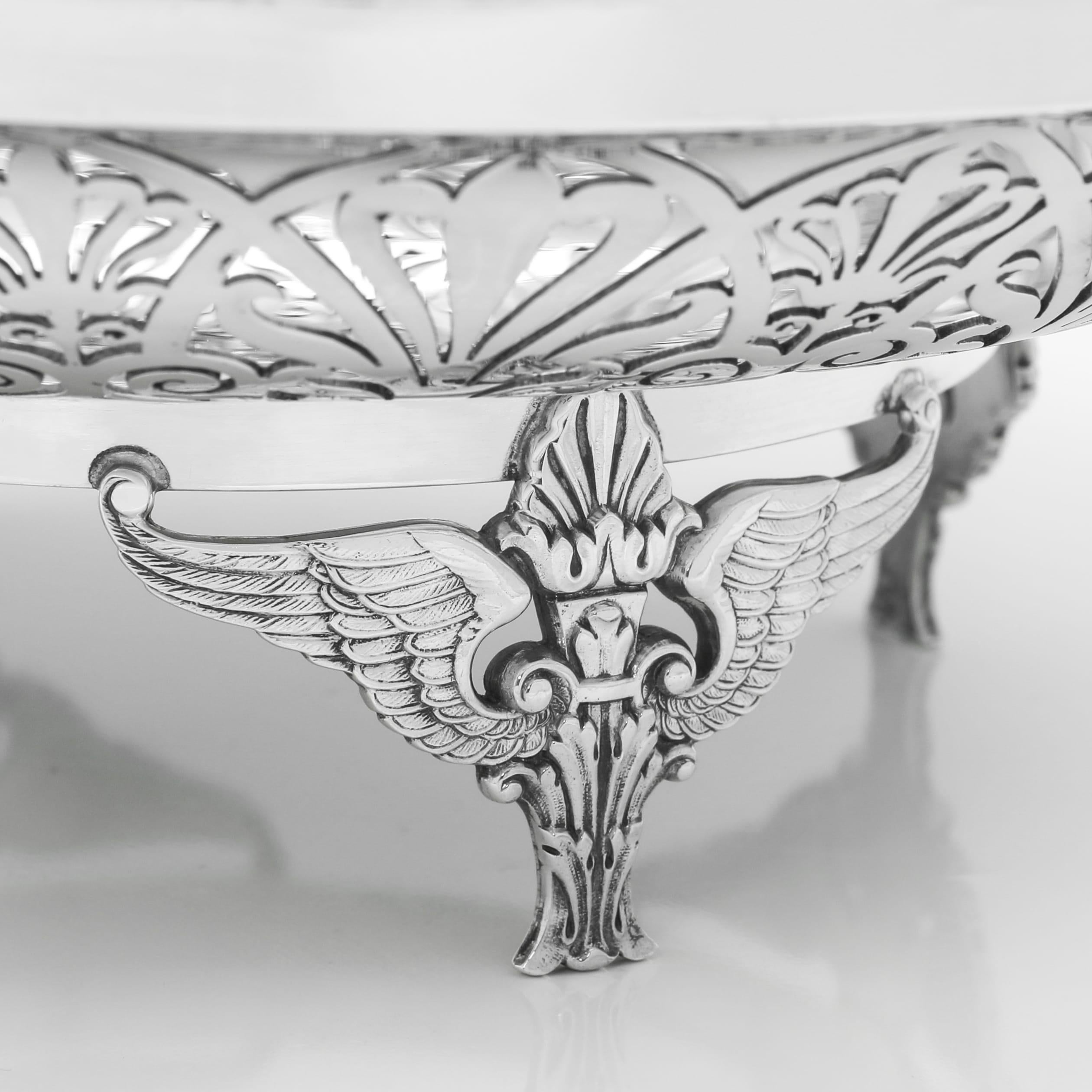 Inizio XX secolo Mappin & Webb - antico piatto da centro in argento sterling del 1910 in vendita