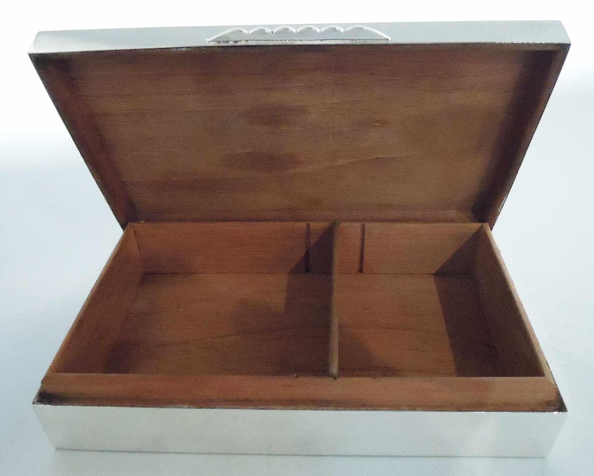 Caja moderna inglesa de plata de ley Mappin & Webb, 1965 Plata esterlina en venta