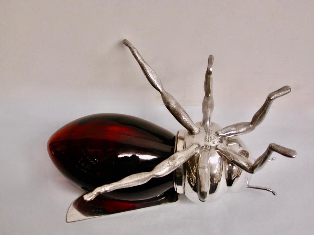 Mappin & Webb Bote de miel de abeja chapado en plata y cristal rubí Circa 1950 Art Decó en venta