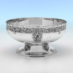 Mappin & Webb sterling silver centre piece bowl or fruit bowl made in 1940