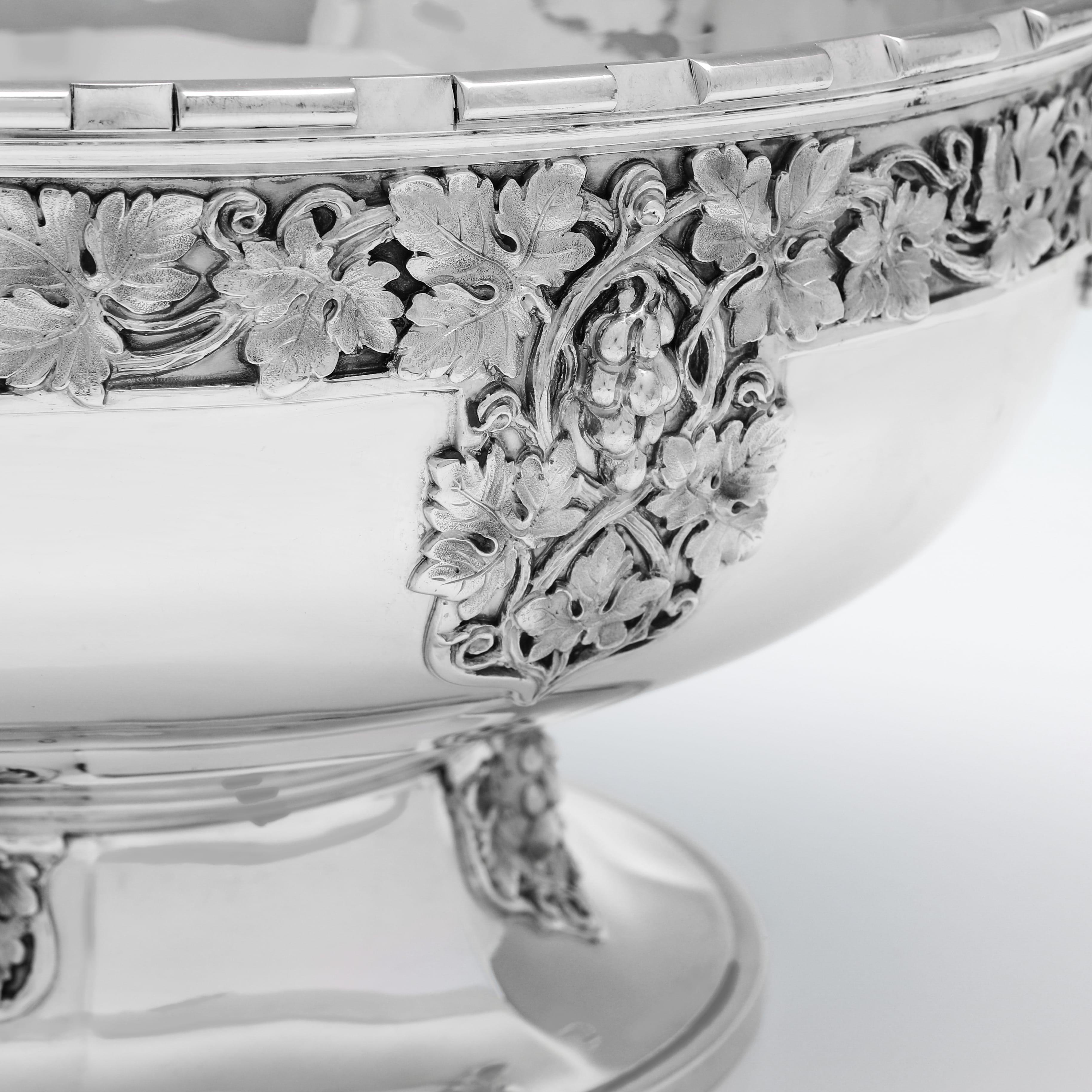 Inglese Mappin & Webb, ciotola da centro in argento sterling o fruttiera del 1940 in vendita