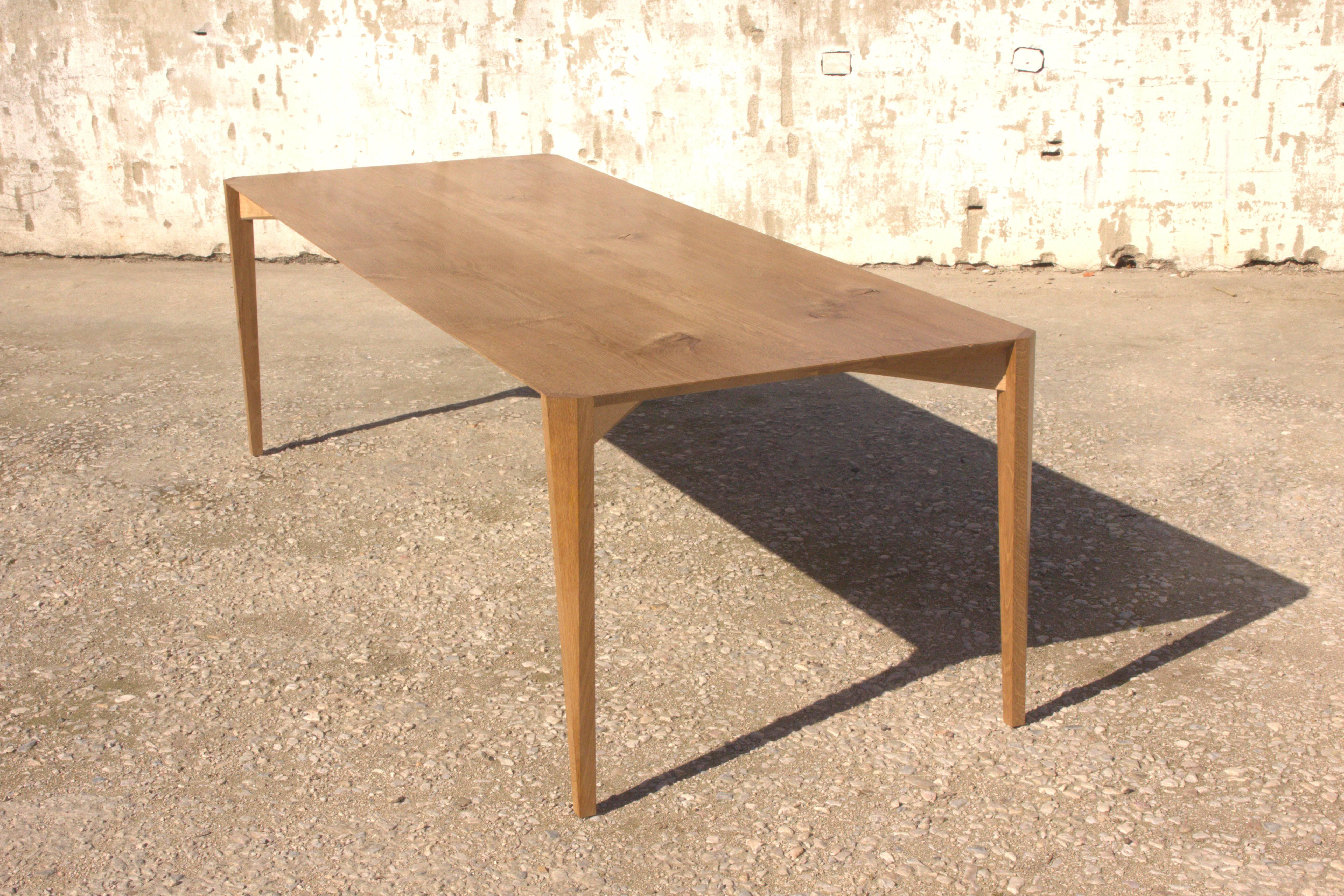 Mar Dining Table, a Sculptural and Modern Light Solid Oak Table by Tomaz Viana For Sale 1